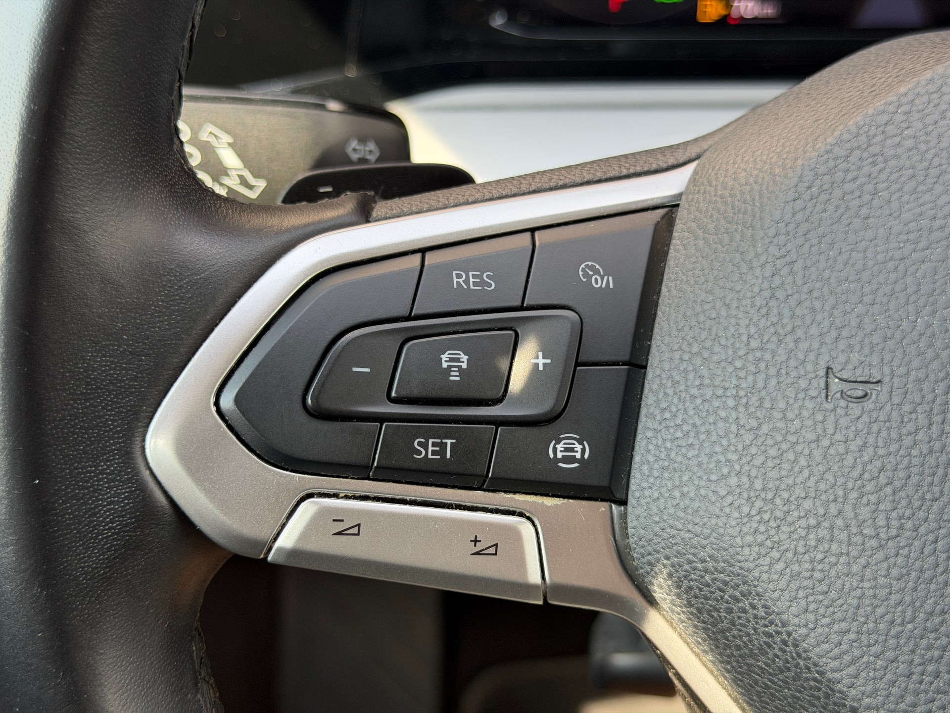 VW Golf 1.0 TSI Life *Assistenzpaket* *Rückfahrkamera*-image-17