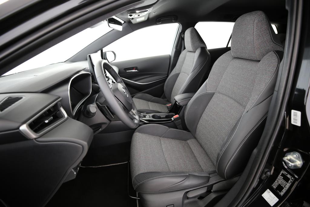 TOYOTA Corolla Touring Sports 2.0 HSD Trend-image-3