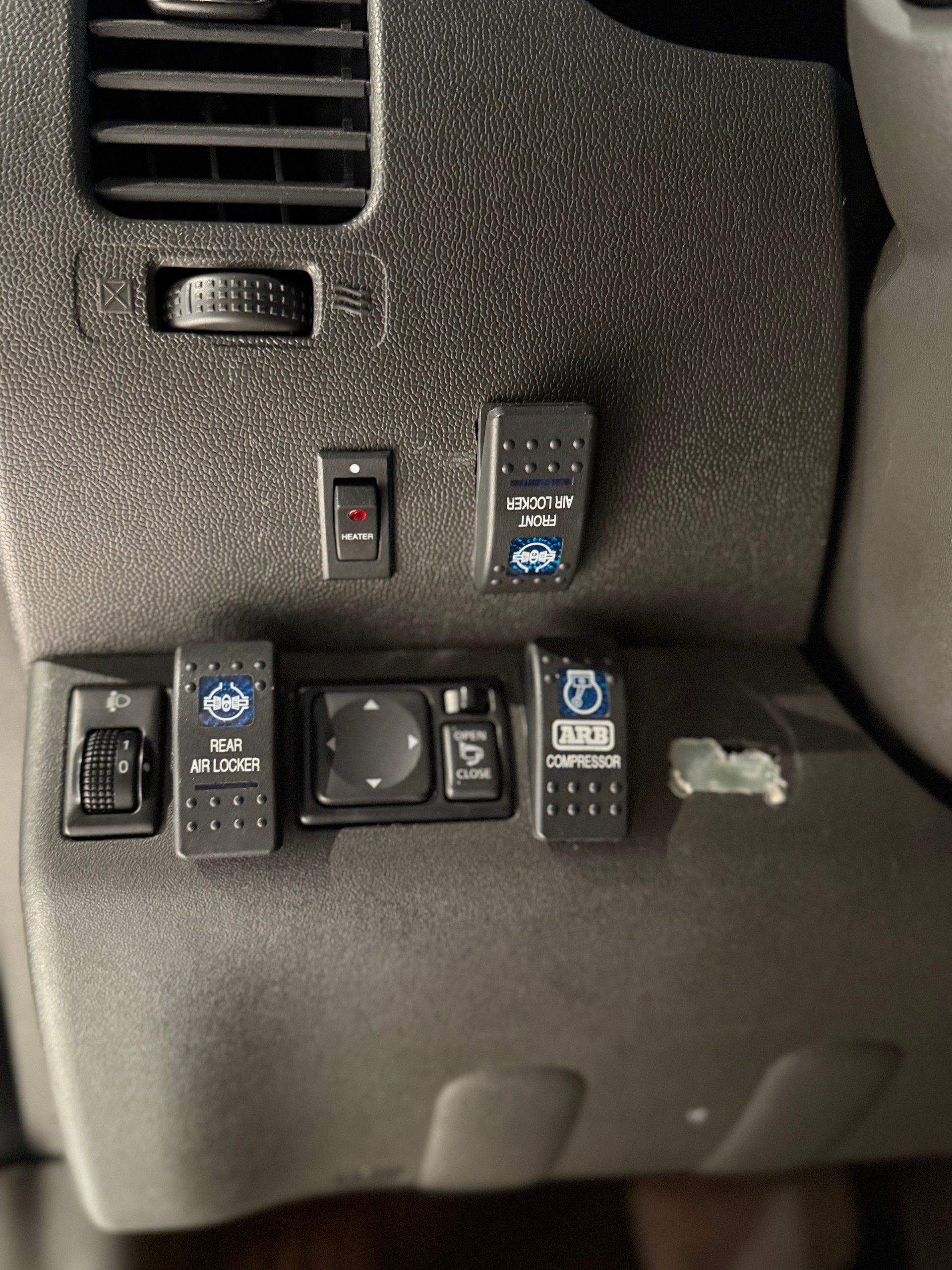 NISSAN Navara V6 Double Cab LE EVO 3.0 dCi 4WD Automat-image-10