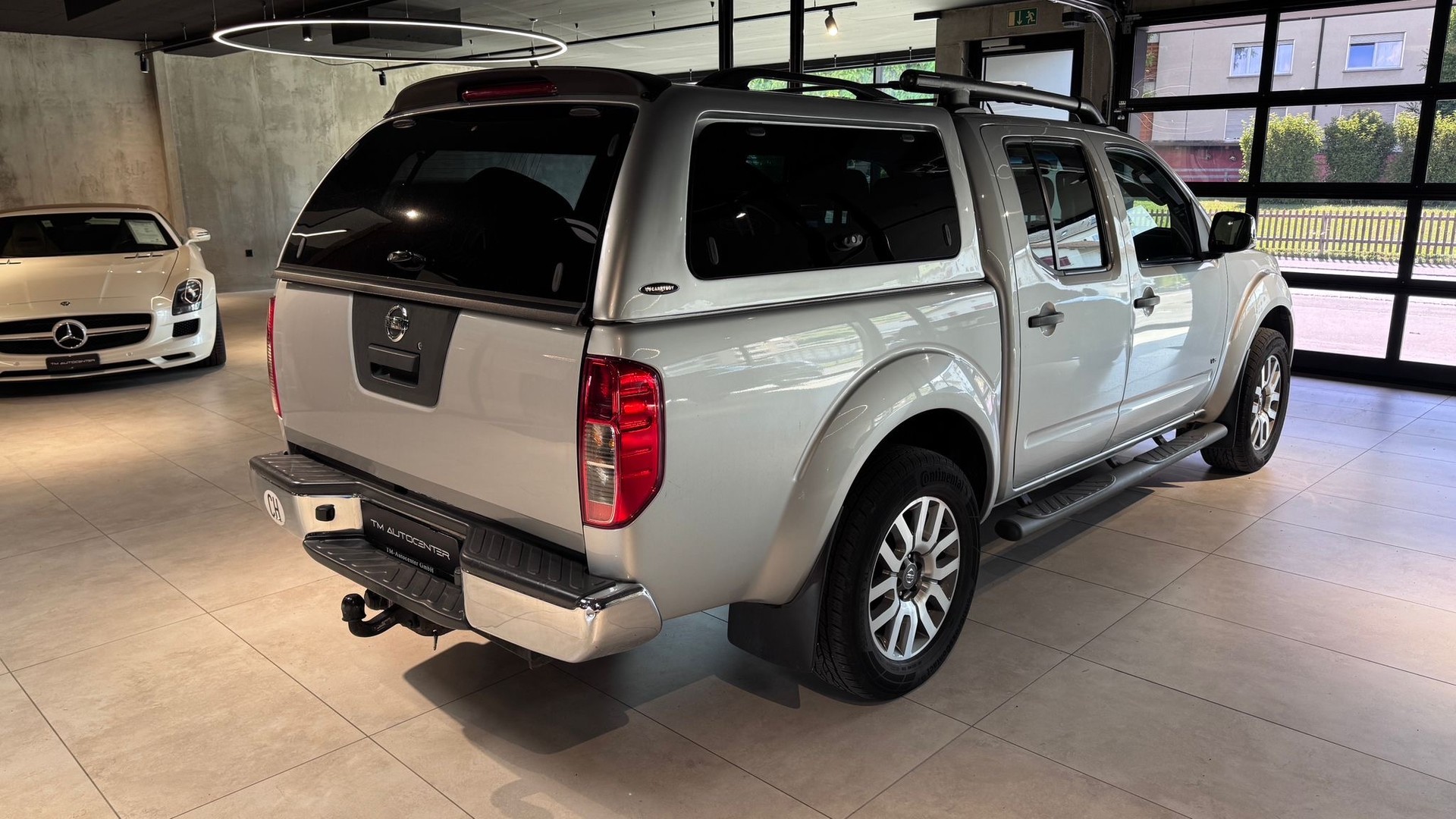 NISSAN Navara V6 Double Cab LE EVO 3.0 dCi 4WD Automat-image-2