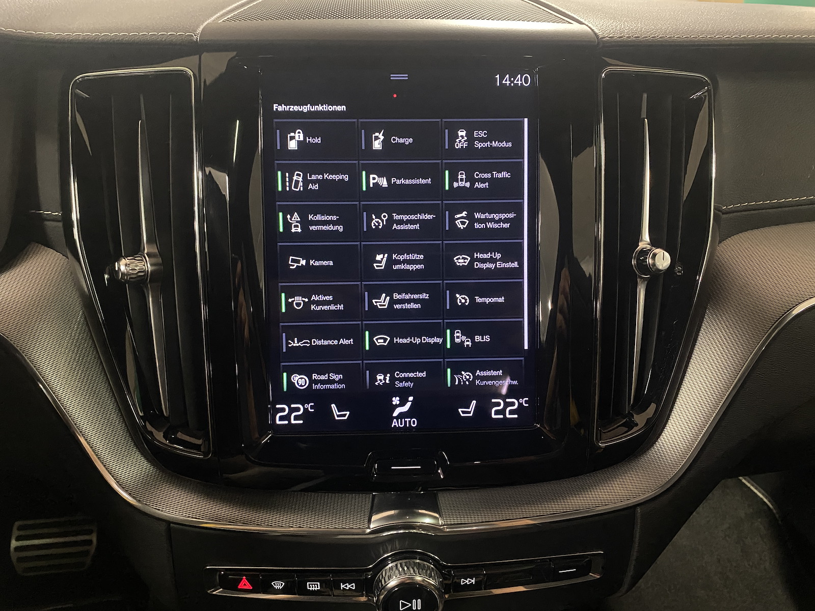 VOLVO XC60 2.0 T8 TE Polestar eAWD-image-11
