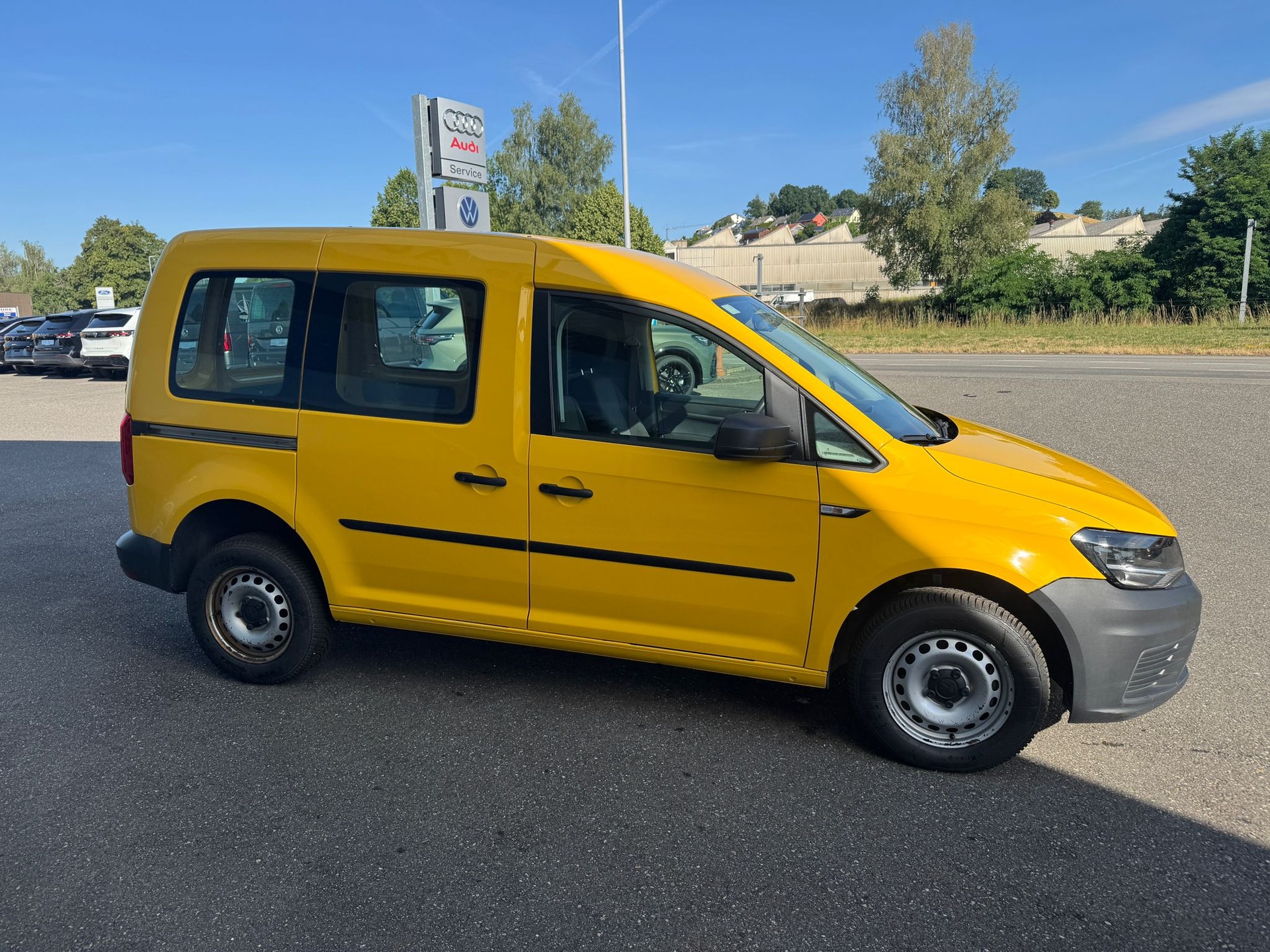 VW Caddy 2.0TDI 4Motion BlueMotion Technology 4x4-image-3