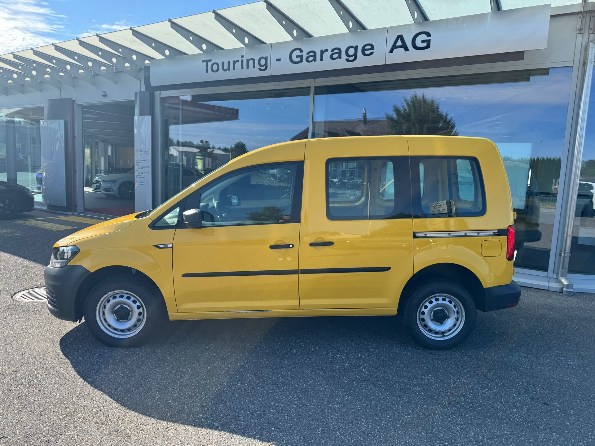 VW Caddy 2.0TDI 4Motion BlueMotion Technology 4x4-image-1