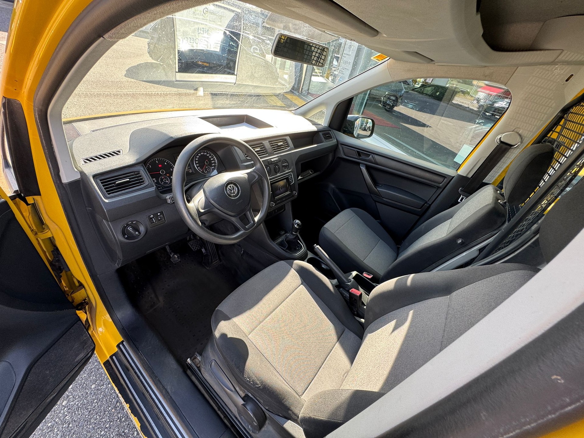 VW Caddy 2.0TDI 4Motion BlueMotion Technology 4x4-image-5