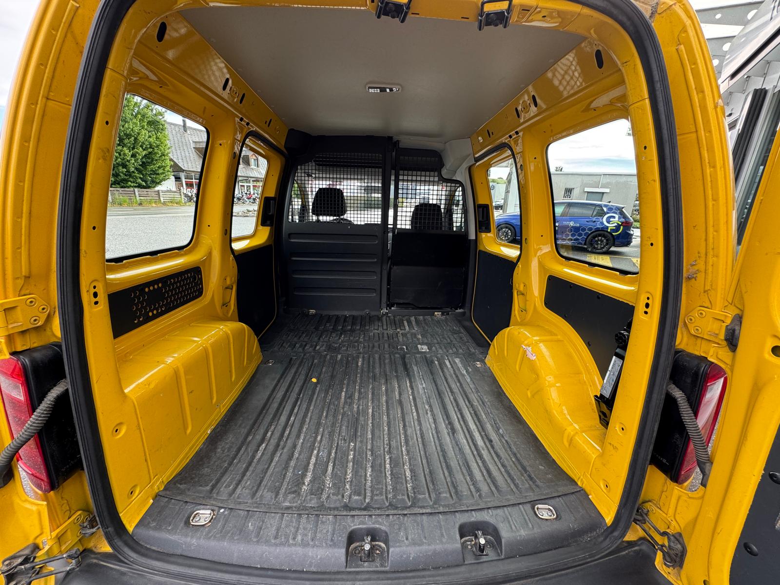 VW Caddy 2.0TDI 4Motion BlueMotion Technology 4x4-image-7