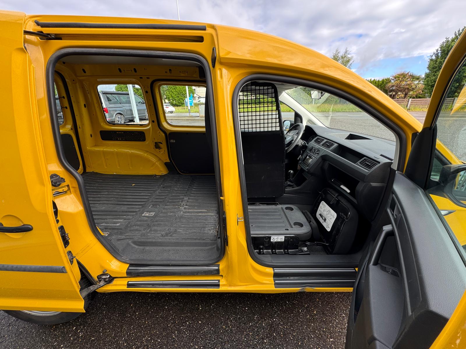 VW Caddy 2.0TDI 4Motion BlueMotion Technology 4x4-image-9