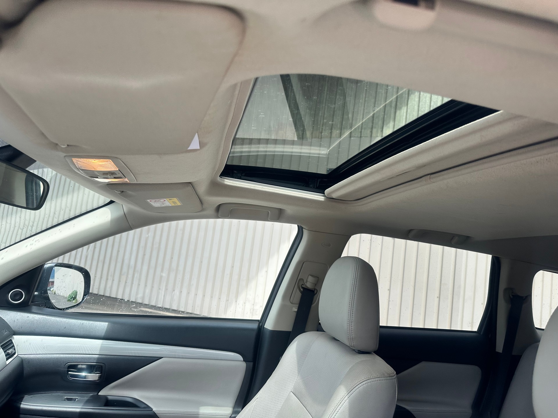 MITSUBISHI Outlander 2.0 PHEV Navigator eAssist-image-13