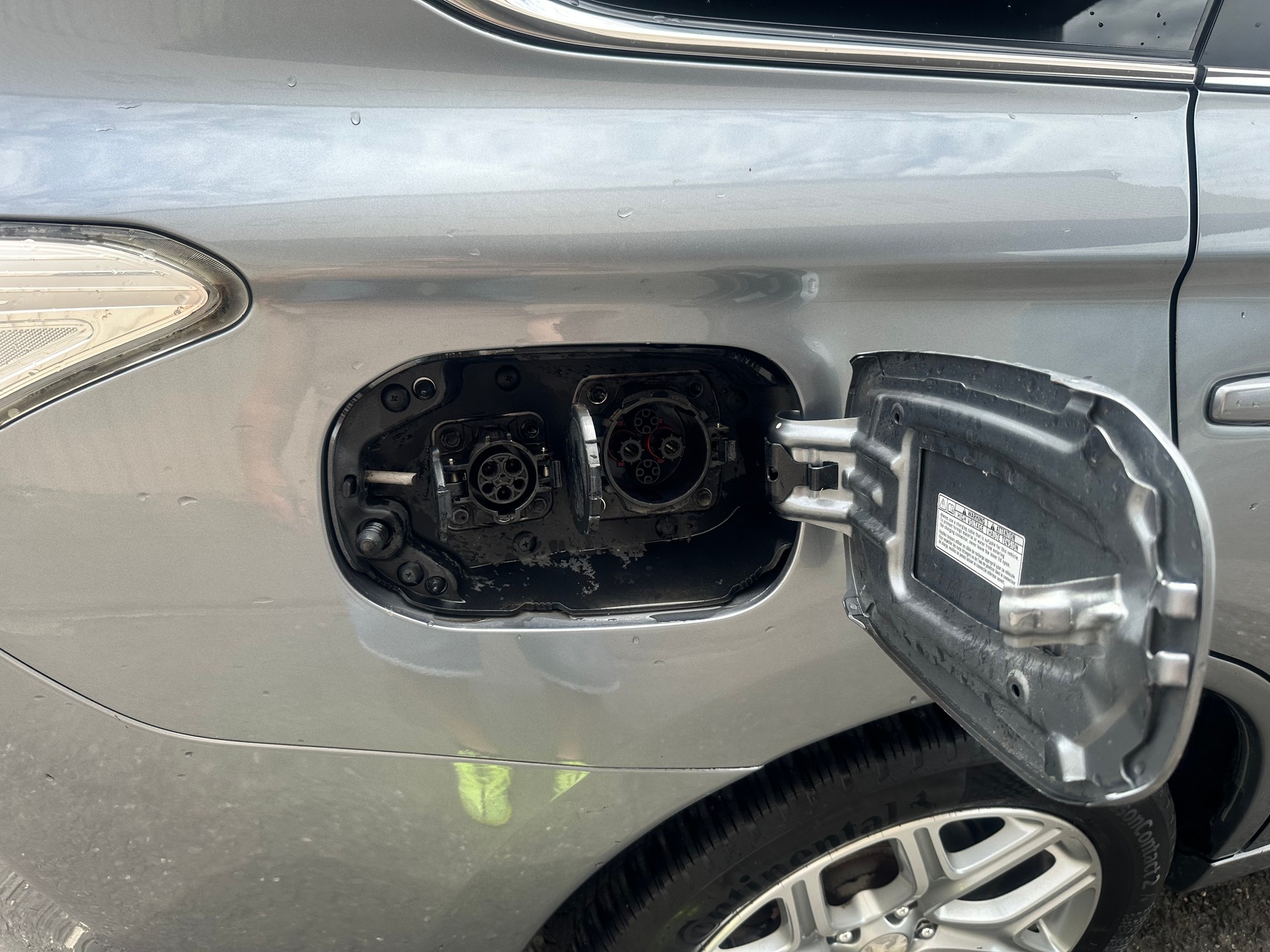 MITSUBISHI Outlander 2.0 PHEV Navigator eAssist-image-8