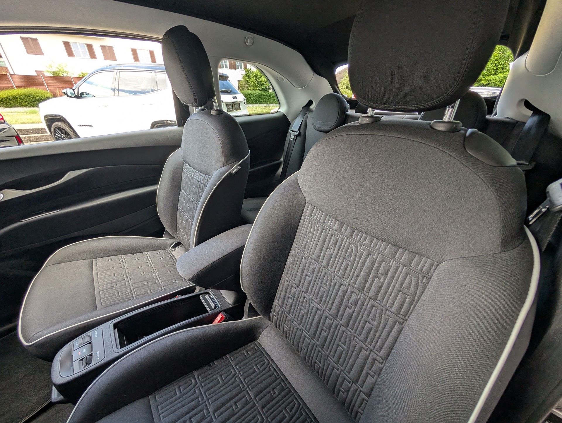 FIAT 500 C electric 87 kW Swiss Edition-image-9