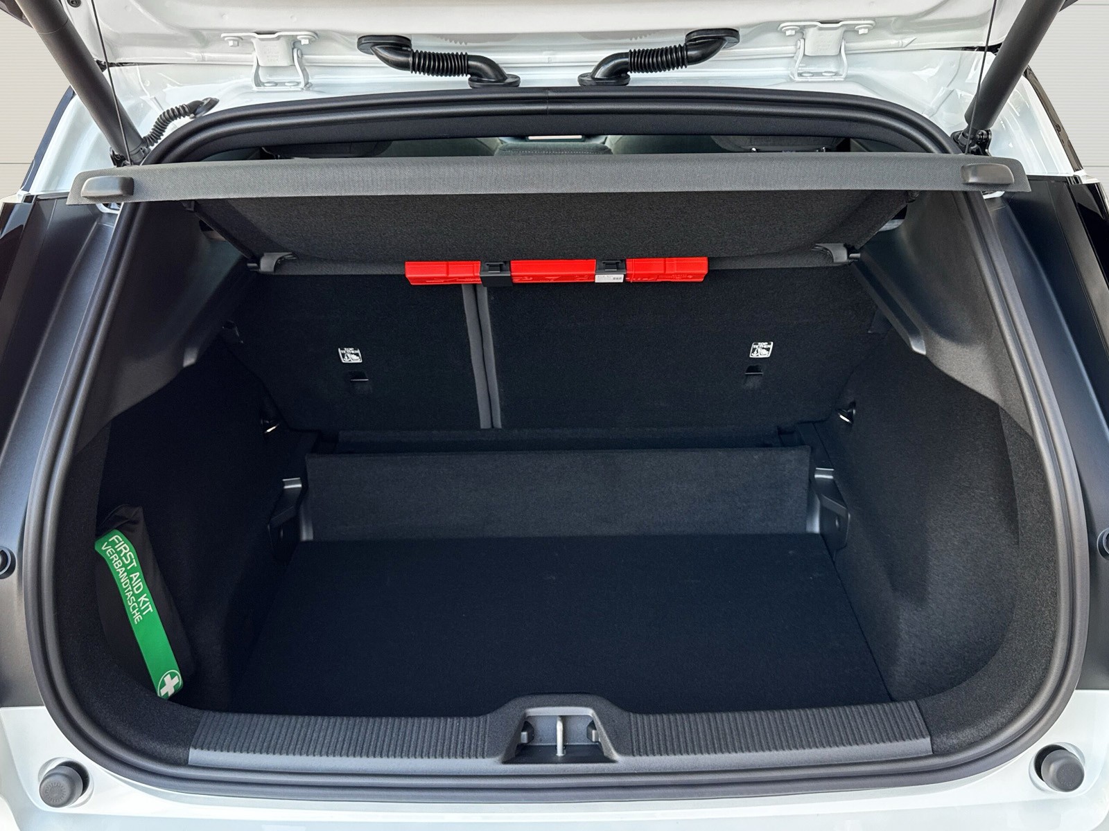 VOLVO EX30 E60 Twin Ultra Performance AWD-image-10