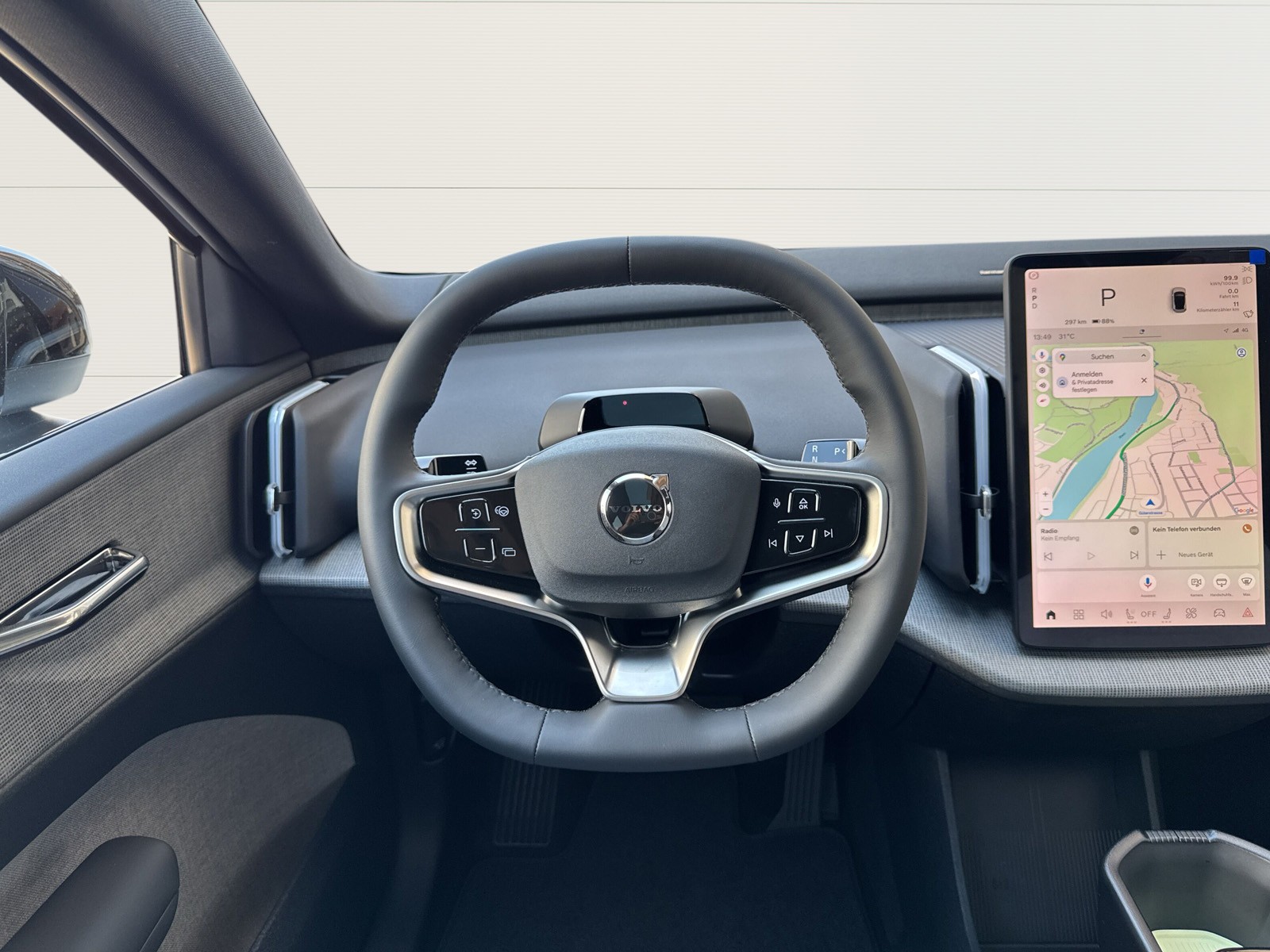 VOLVO EX30 E60 Twin Ultra Performance AWD-image-13