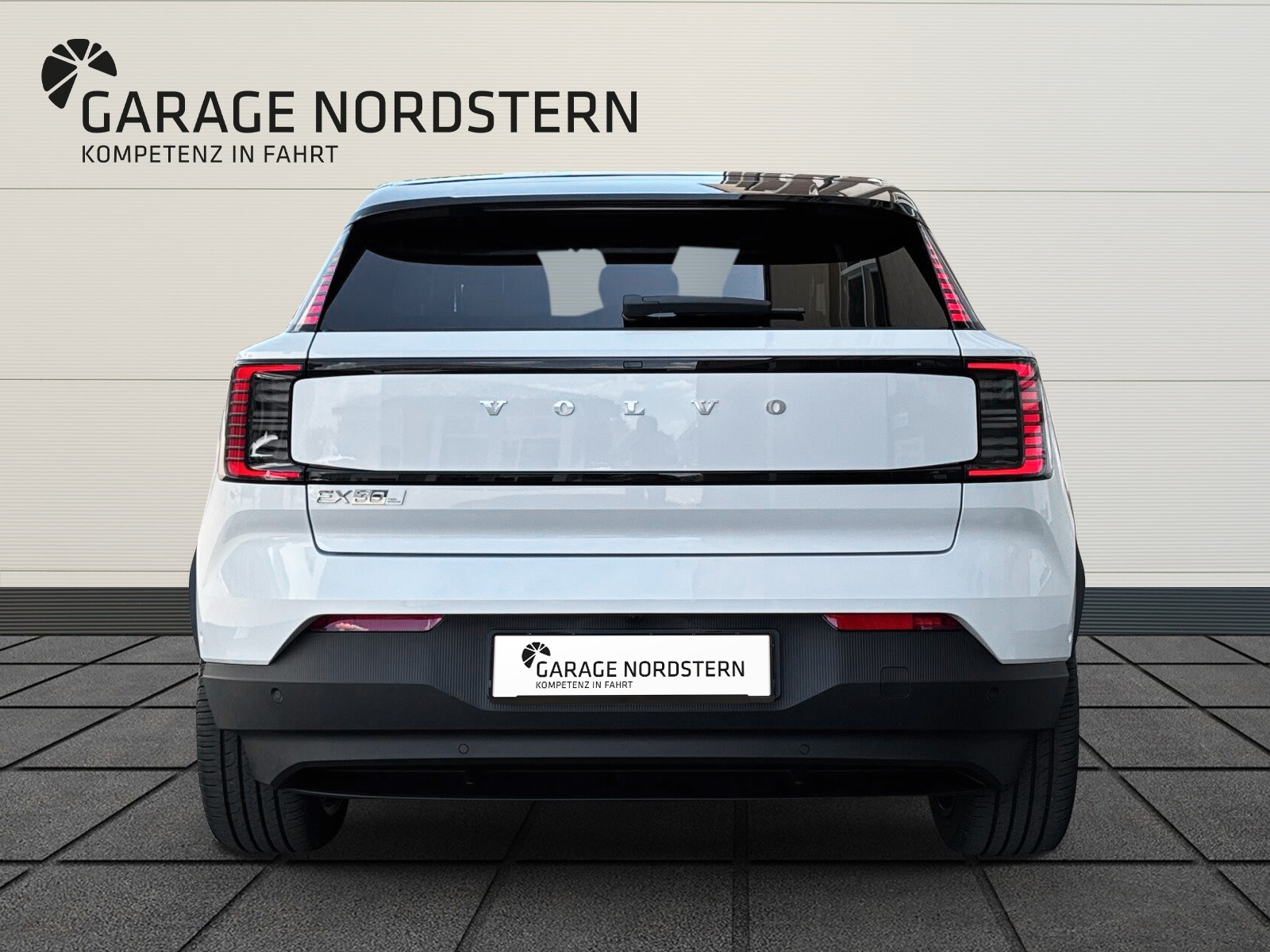 VOLVO EX30 E60 Twin Ultra Performance AWD-image-3