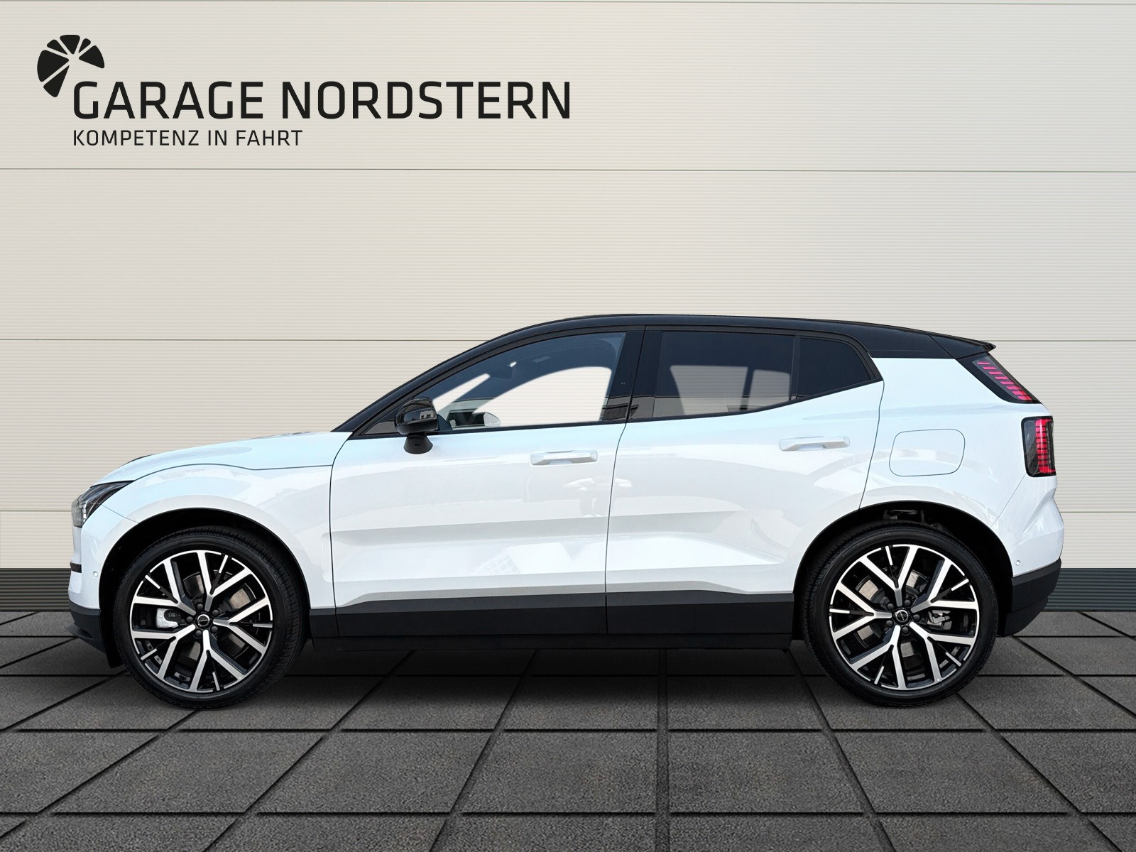 VOLVO EX30 E60 Twin Ultra Performance AWD-image-1
