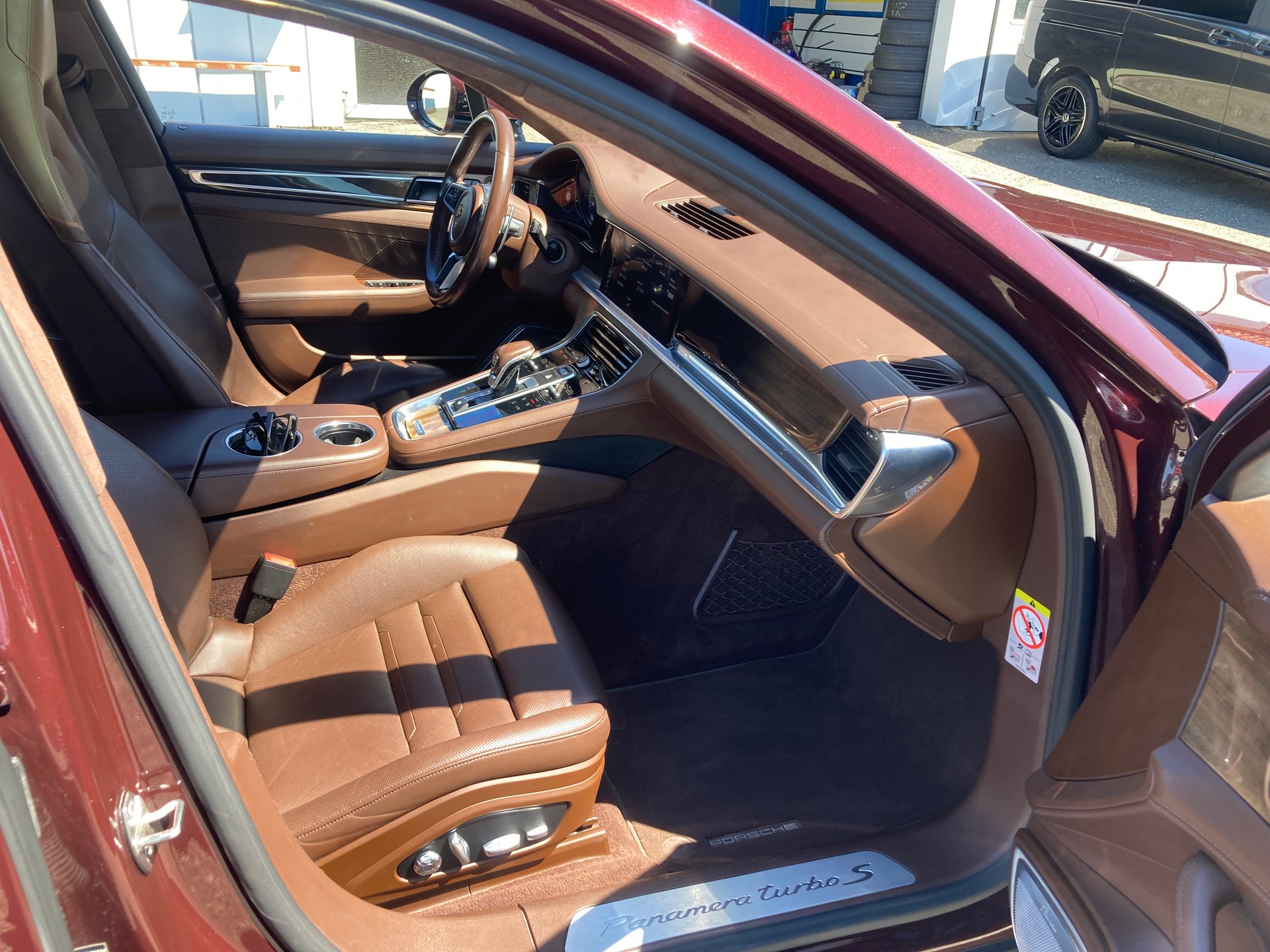 PORSCHE Panamera Turbo S E-Hybrid PDK-image-10