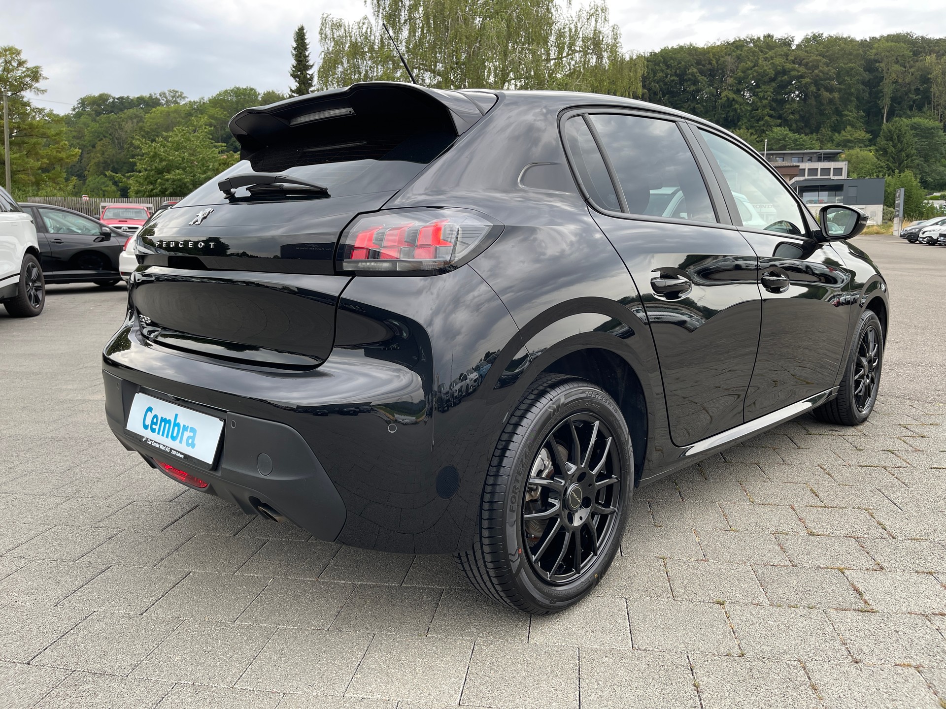 PEUGEOT 208 1.2 PureTech Active Pack EAT8-image-3