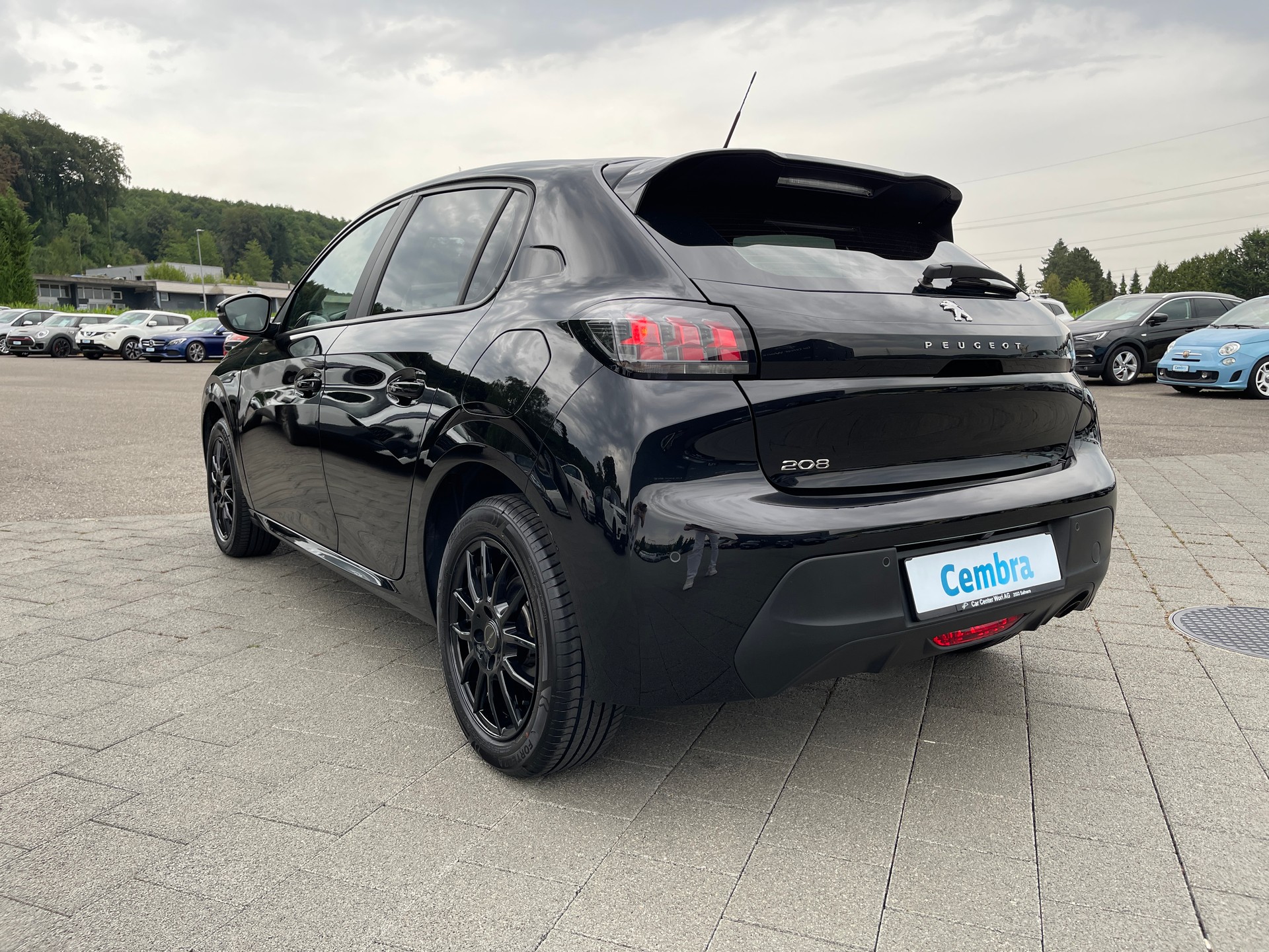 PEUGEOT 208 1.2 PureTech Active Pack EAT8-image-2