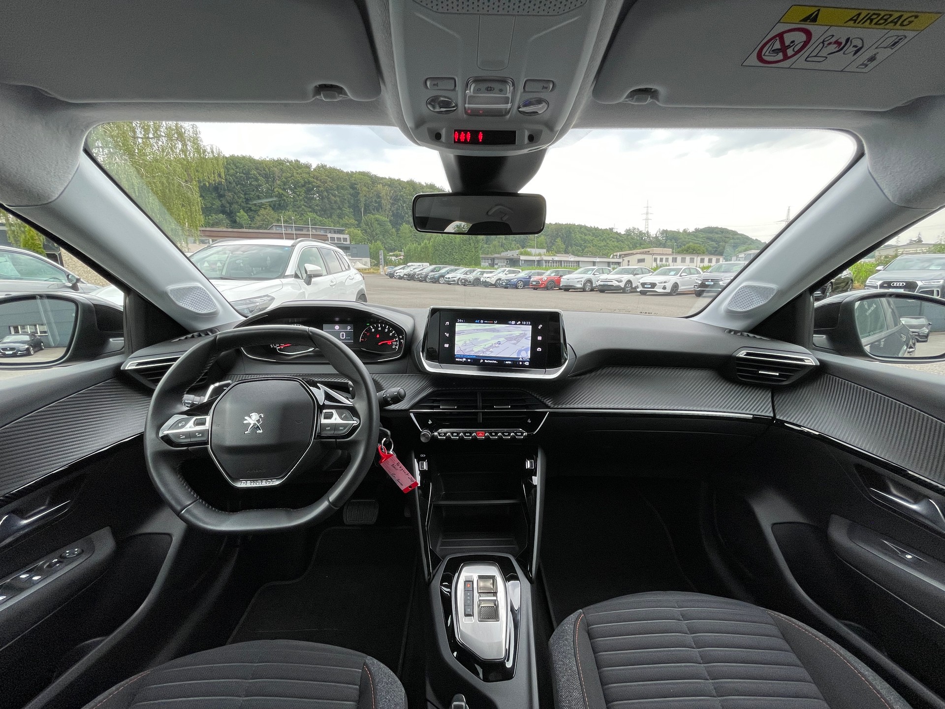 PEUGEOT 208 1.2 PureTech Active Pack EAT8-image-7