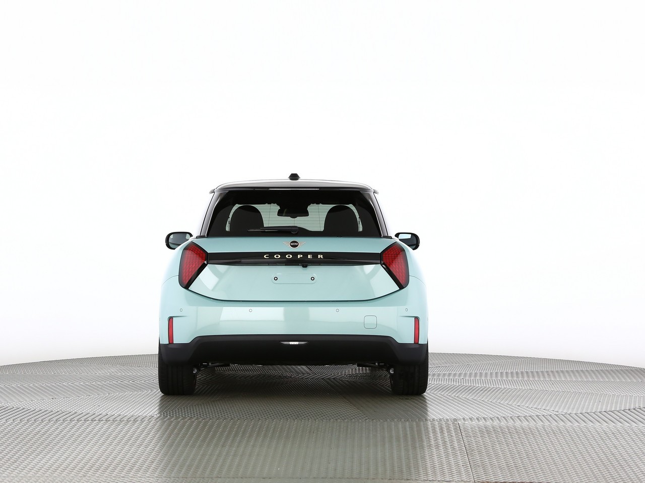 MINI Cooper E-showroom-element-3