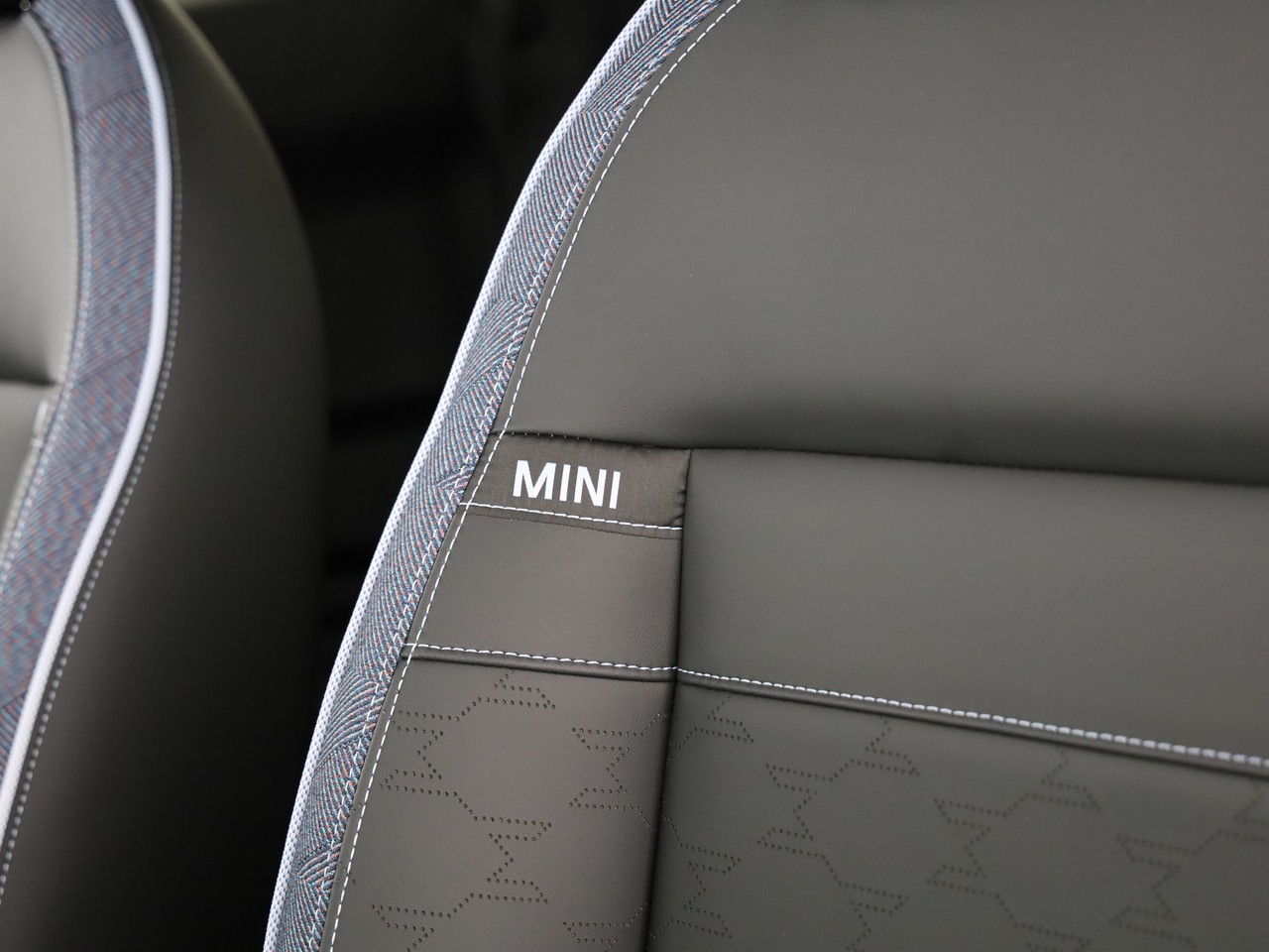 MINI Cooper E-image-10