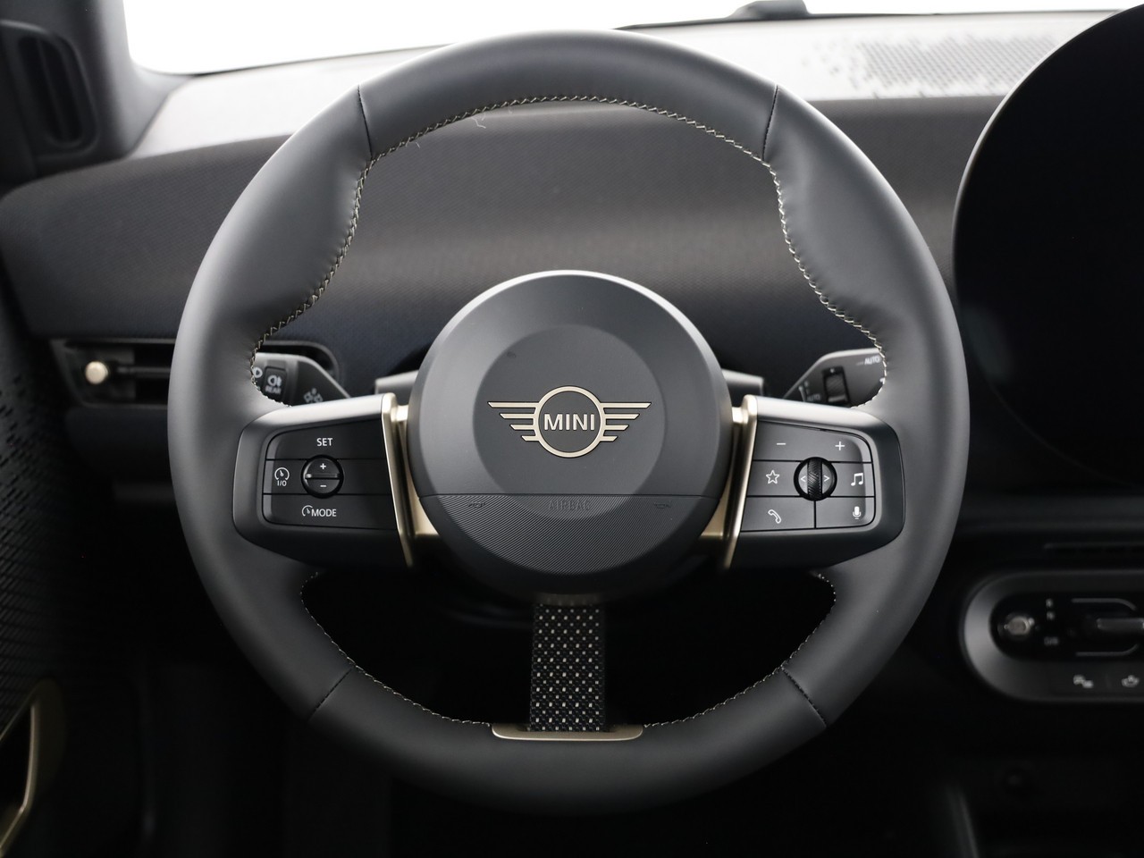 MINI Cooper E-image-16