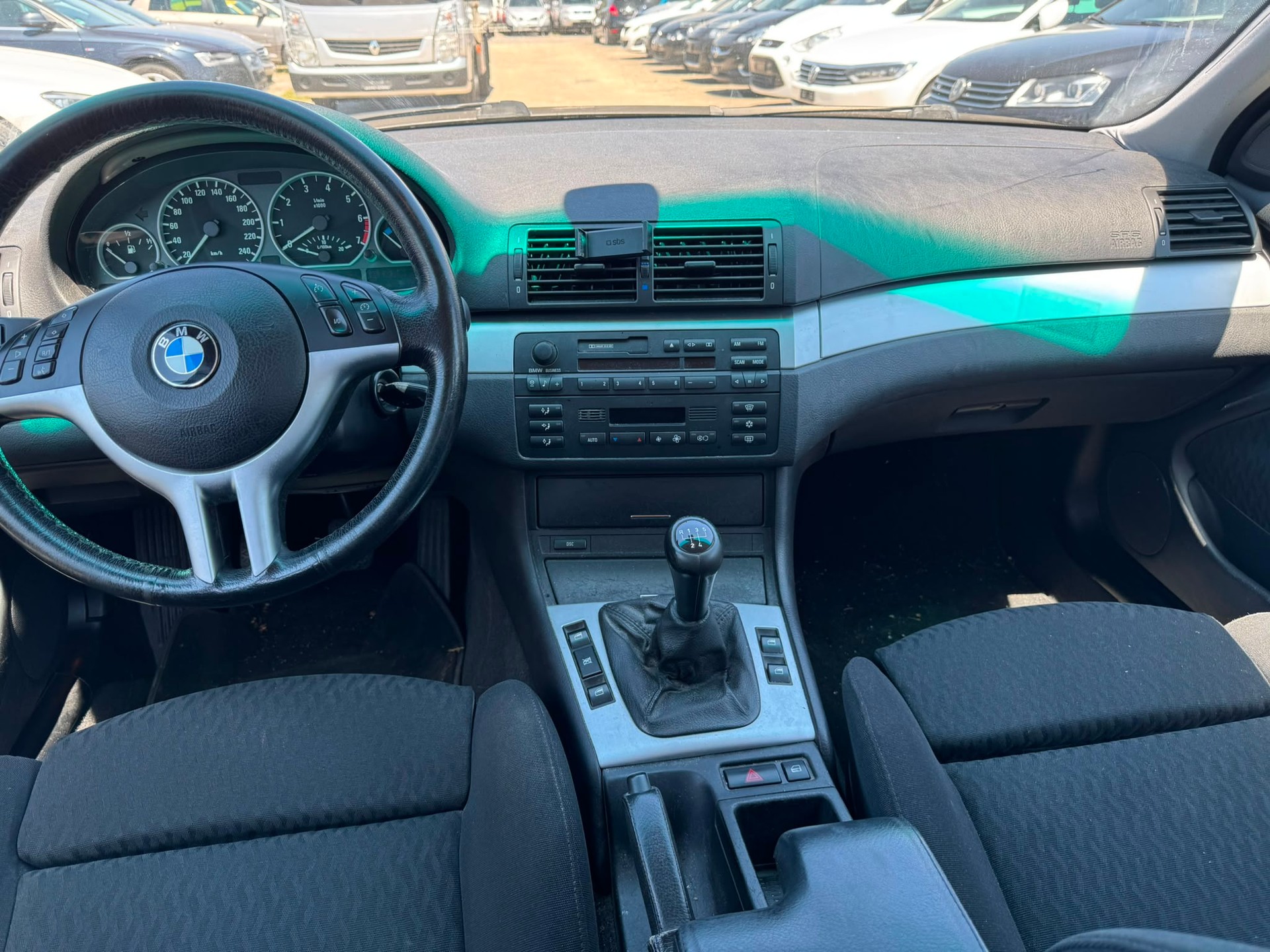 BMW 330xi Touring-image-10