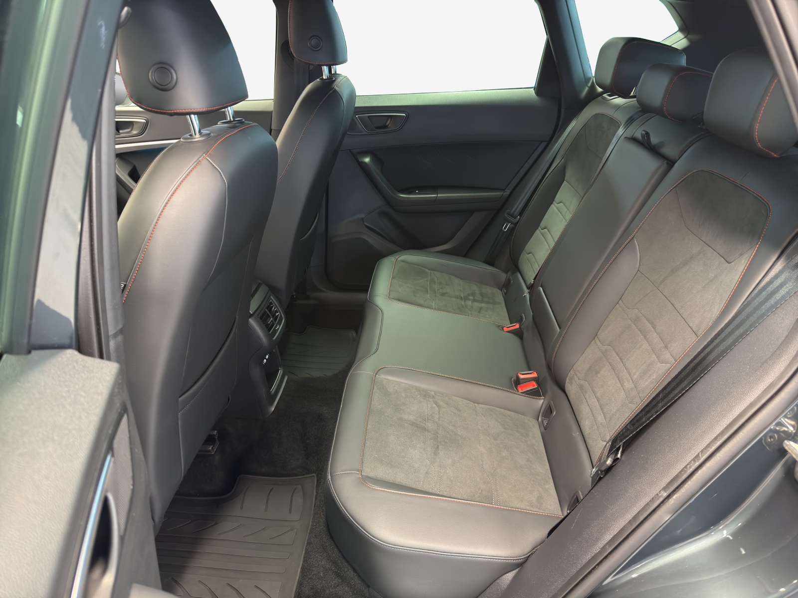 SEAT Ateca 2.0 TSI Hola FR 4Drive DSG-image-11