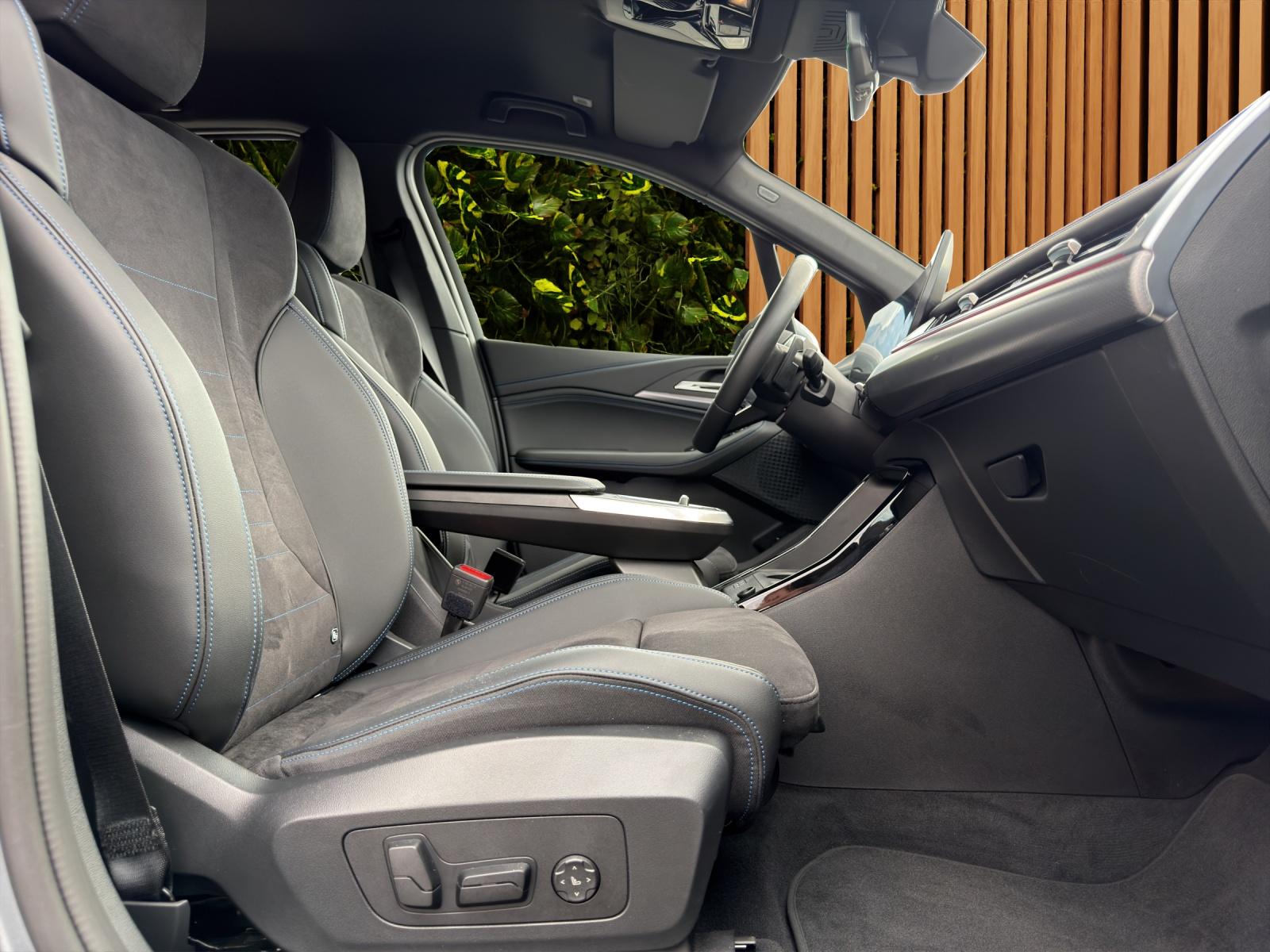 BMW 230e xDrive Active Tourer M Sport (CH) ⛽ + 🔌-image-10