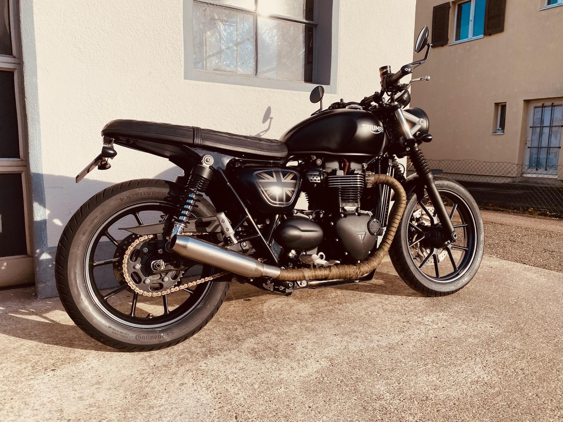 TRIUMPH Street Twin 900 i-image-1