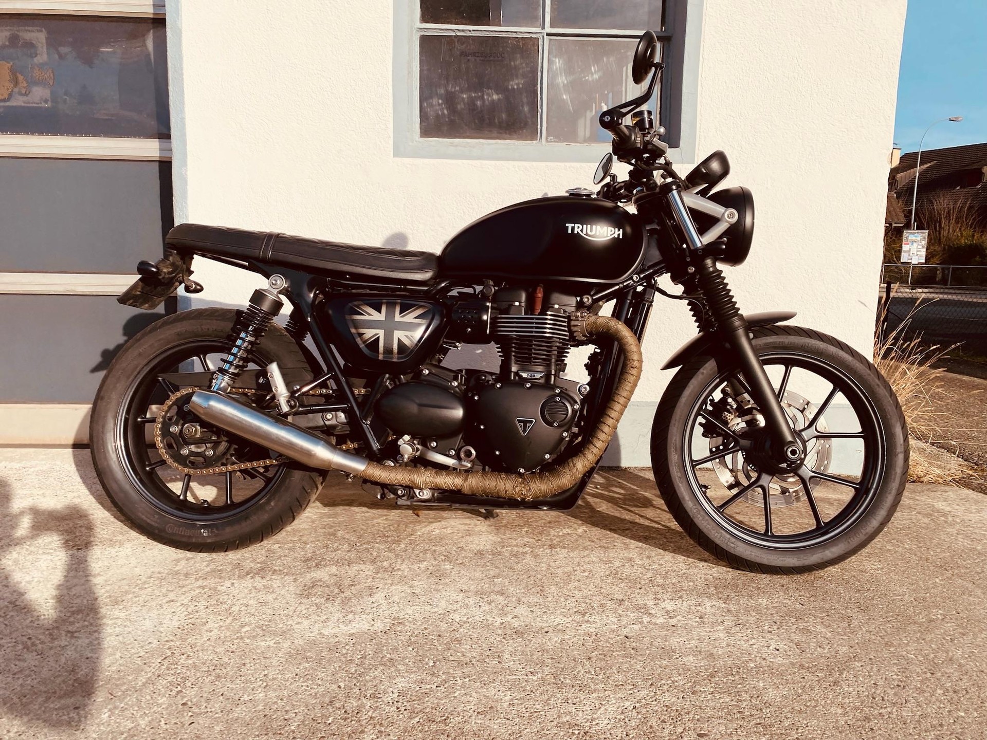 TRIUMPH Street Twin 900 i-image-8