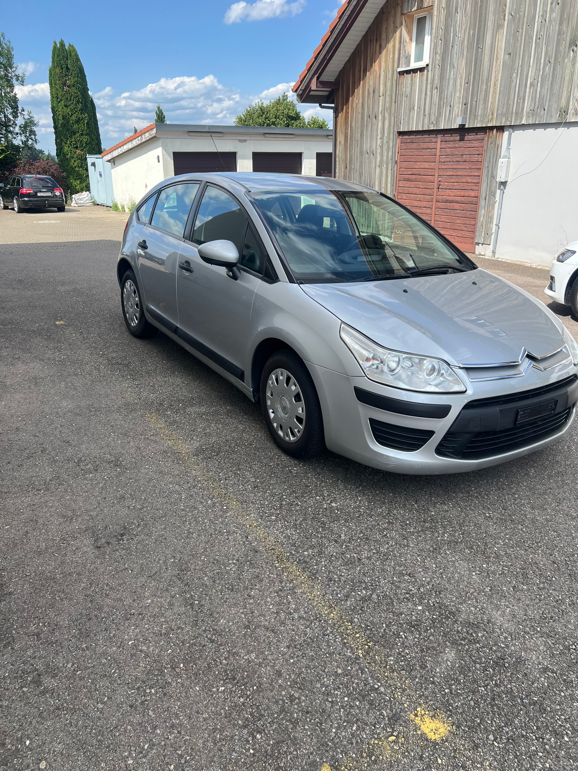 CITROEN C4 Berline 1.4i 16V Essentiel (X)-image-1