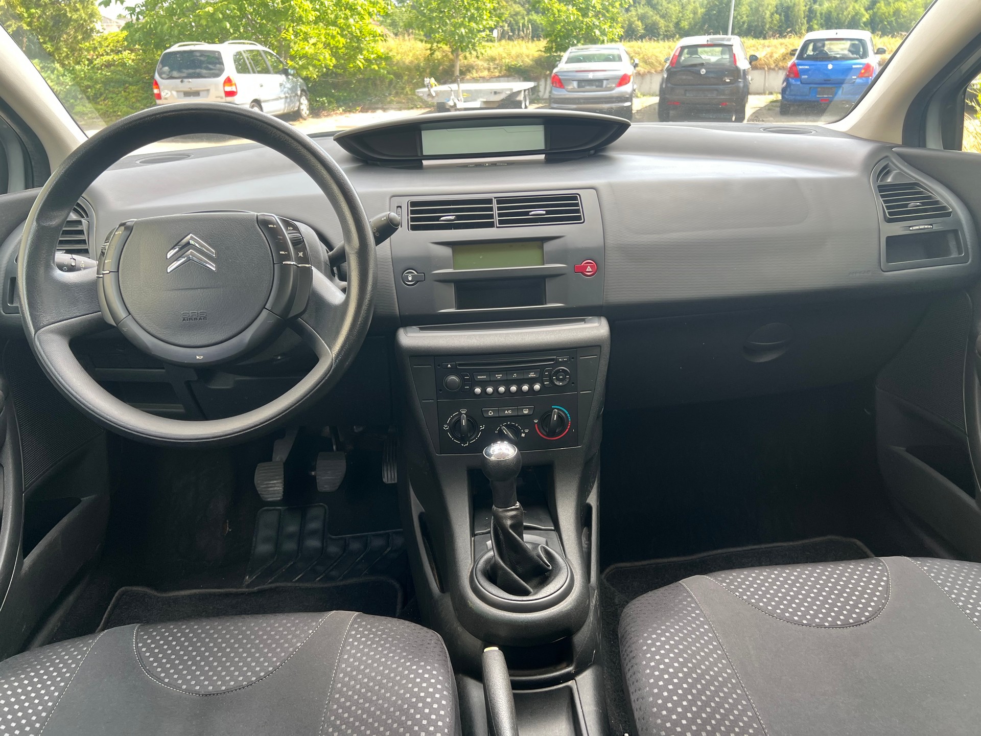 CITROEN C4 Berline 1.4i 16V Essentiel (X)-image-6