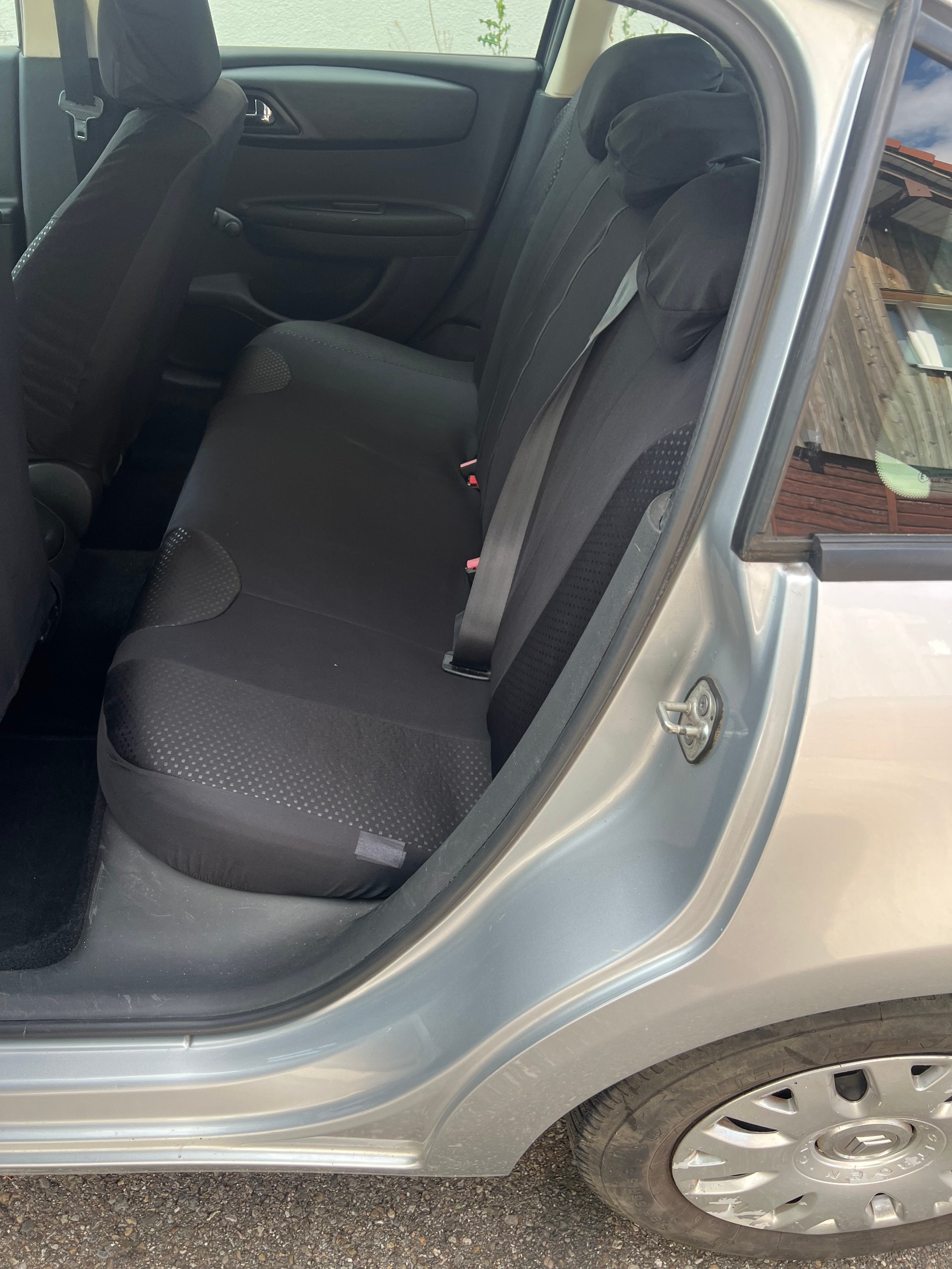 CITROEN C4 Berline 1.4i 16V Essentiel (X)-image-5