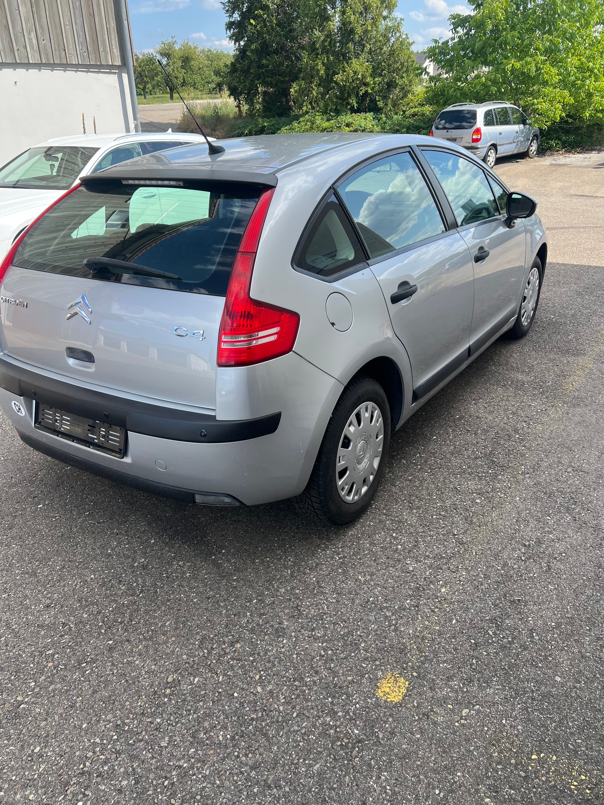 CITROEN C4 Berline 1.4i 16V Essentiel (X)-image-4