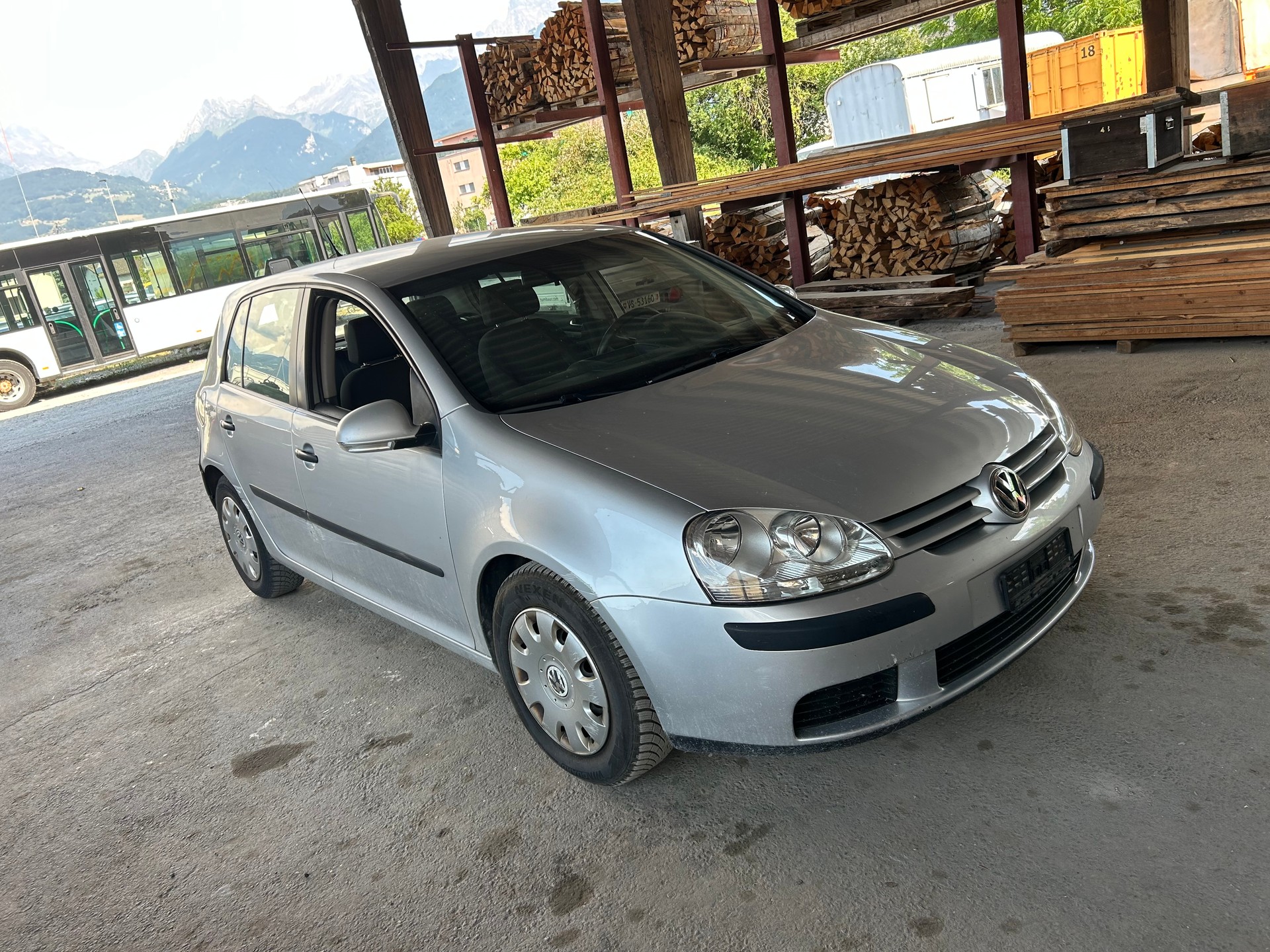 VW Golf 1.9 TDI Trend Edition 4Motion-image-2