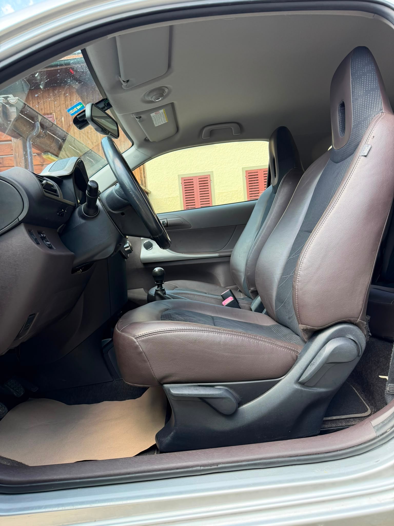 TOYOTA iQ2 1.4 D-4D-image-9