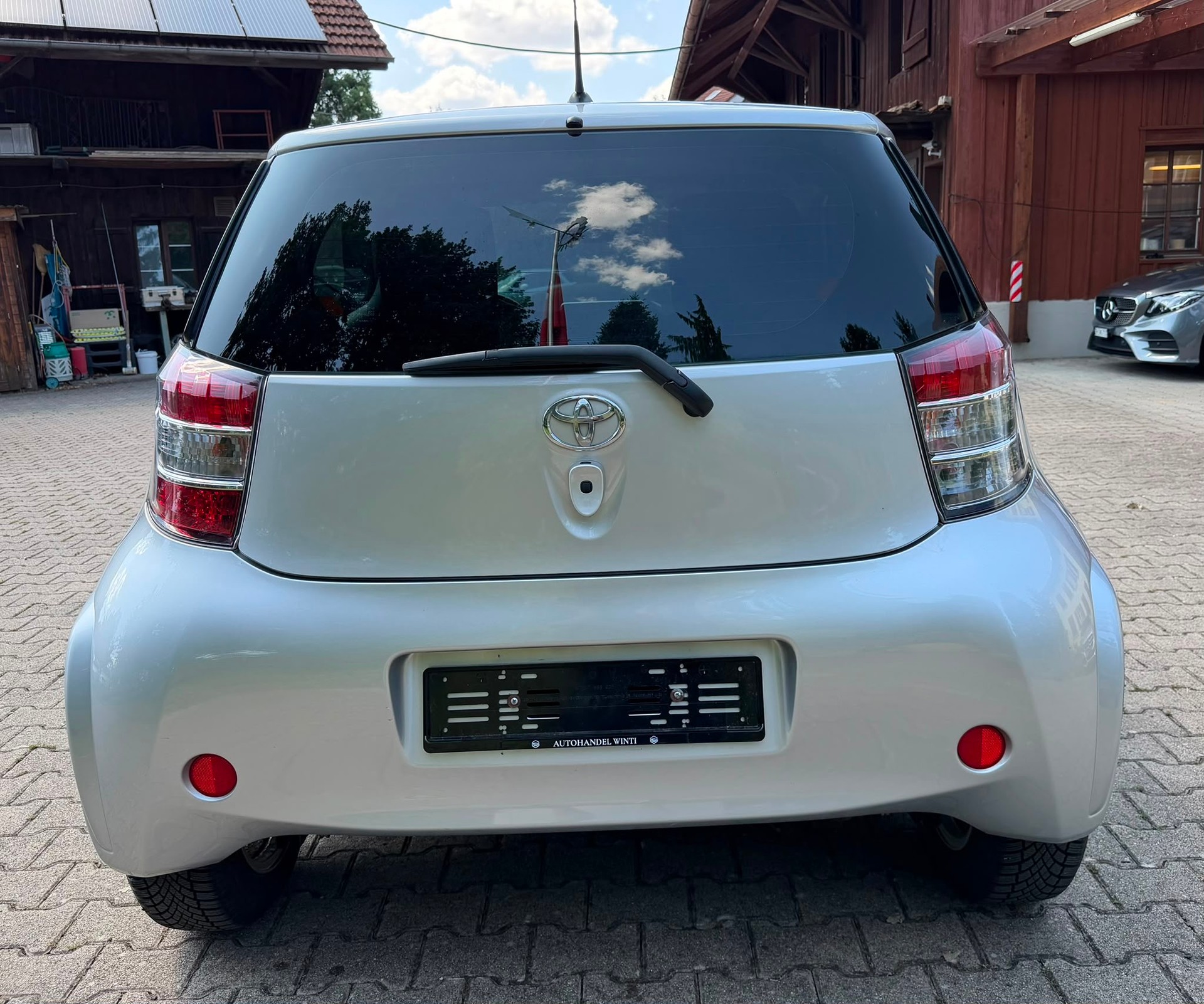 TOYOTA iQ2 1.4 D-4D-image-6