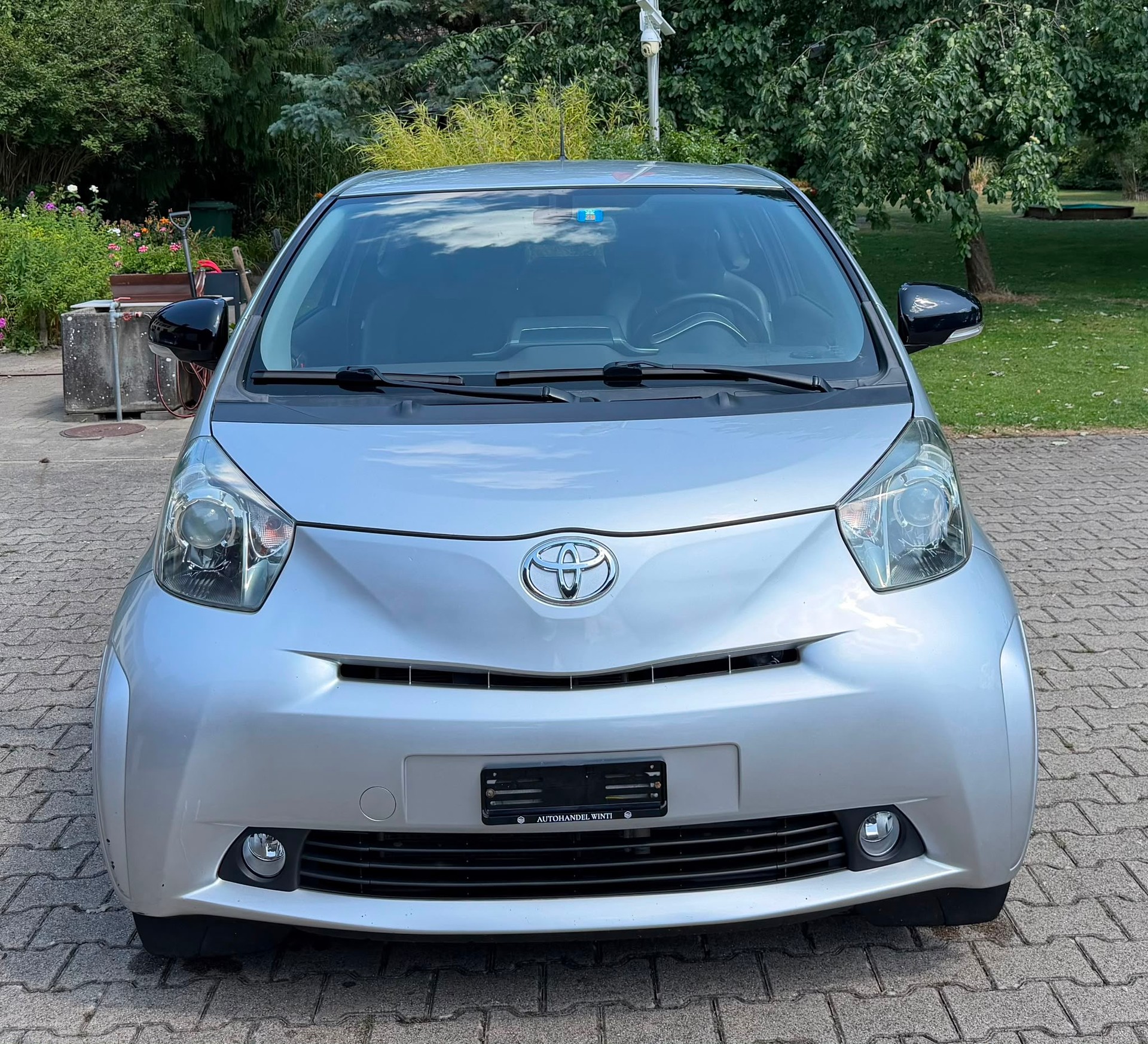 TOYOTA iQ2 1.4 D-4D-image-1