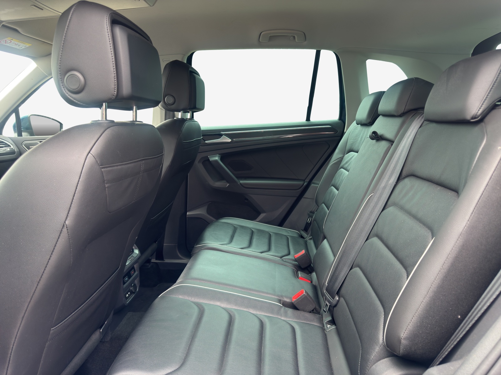VW Tiguan 2.0 TDI SCR Life 4Motion DSG-image-11