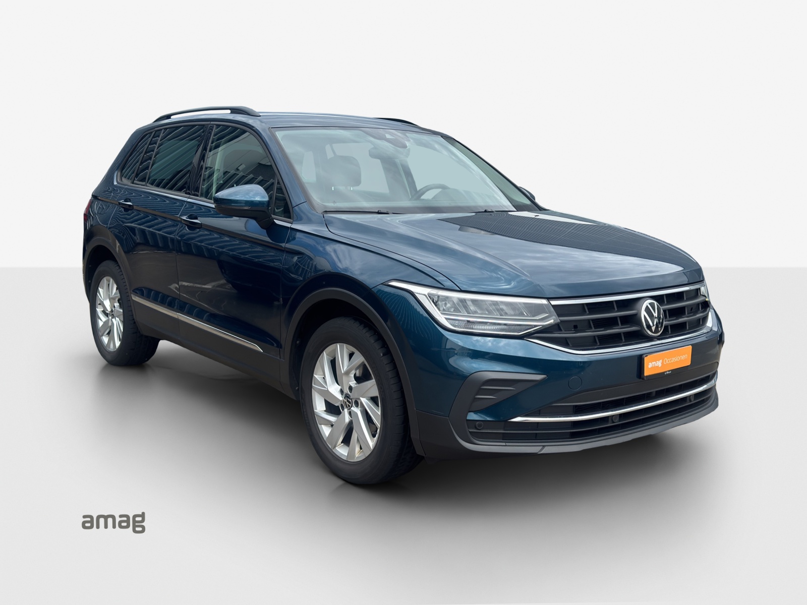 VW Tiguan 2.0 TDI SCR Life 4Motion DSG-image-5