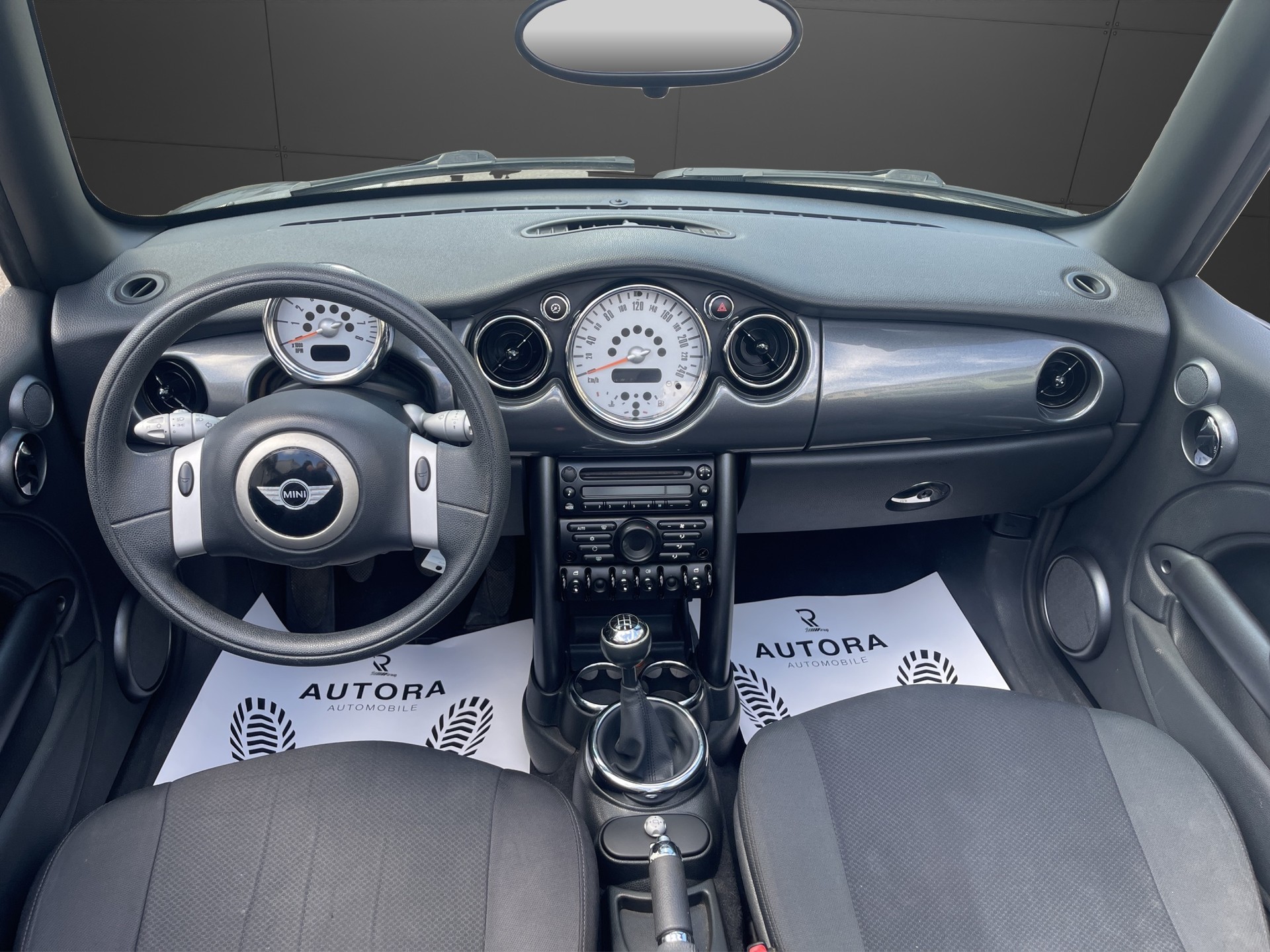 MINI Cooper Cabriolet-image-12