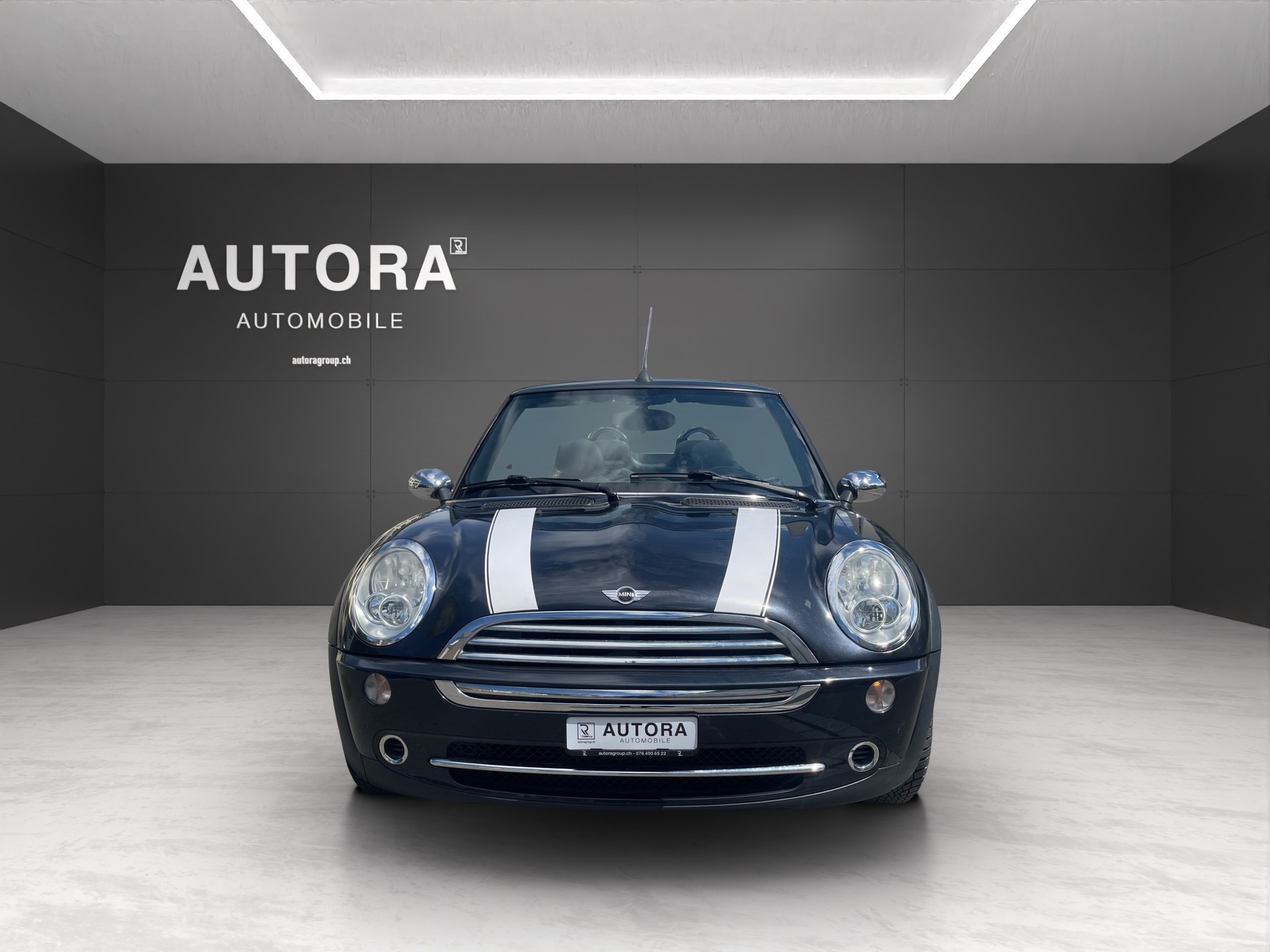 MINI Cooper Cabriolet-image-1
