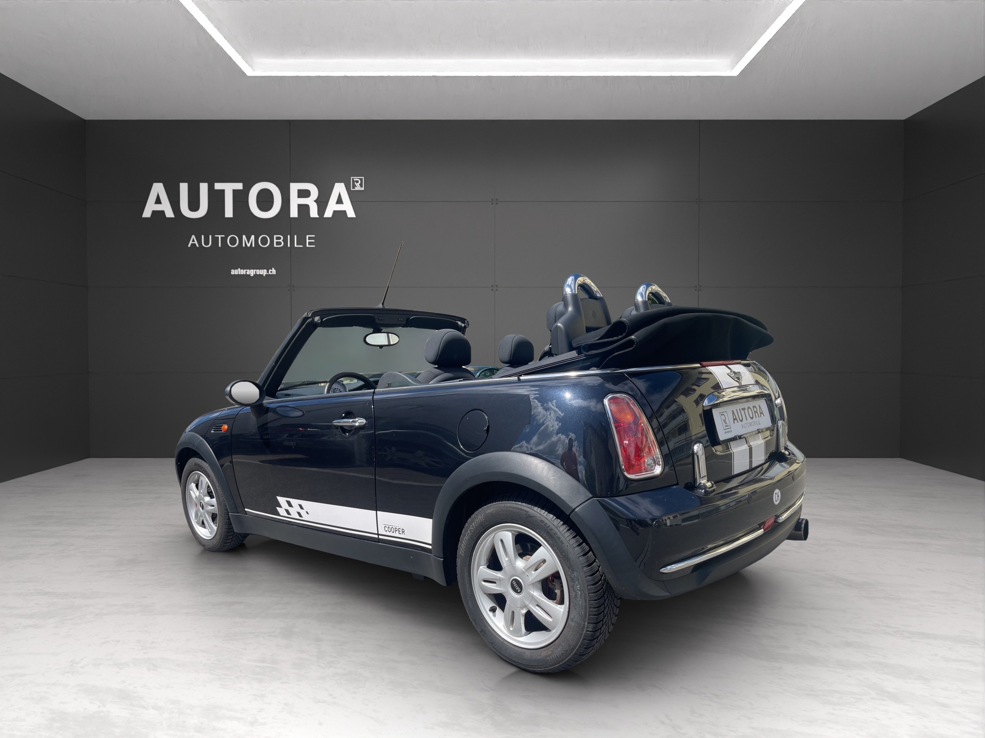 MINI Cooper Cabriolet-image-3