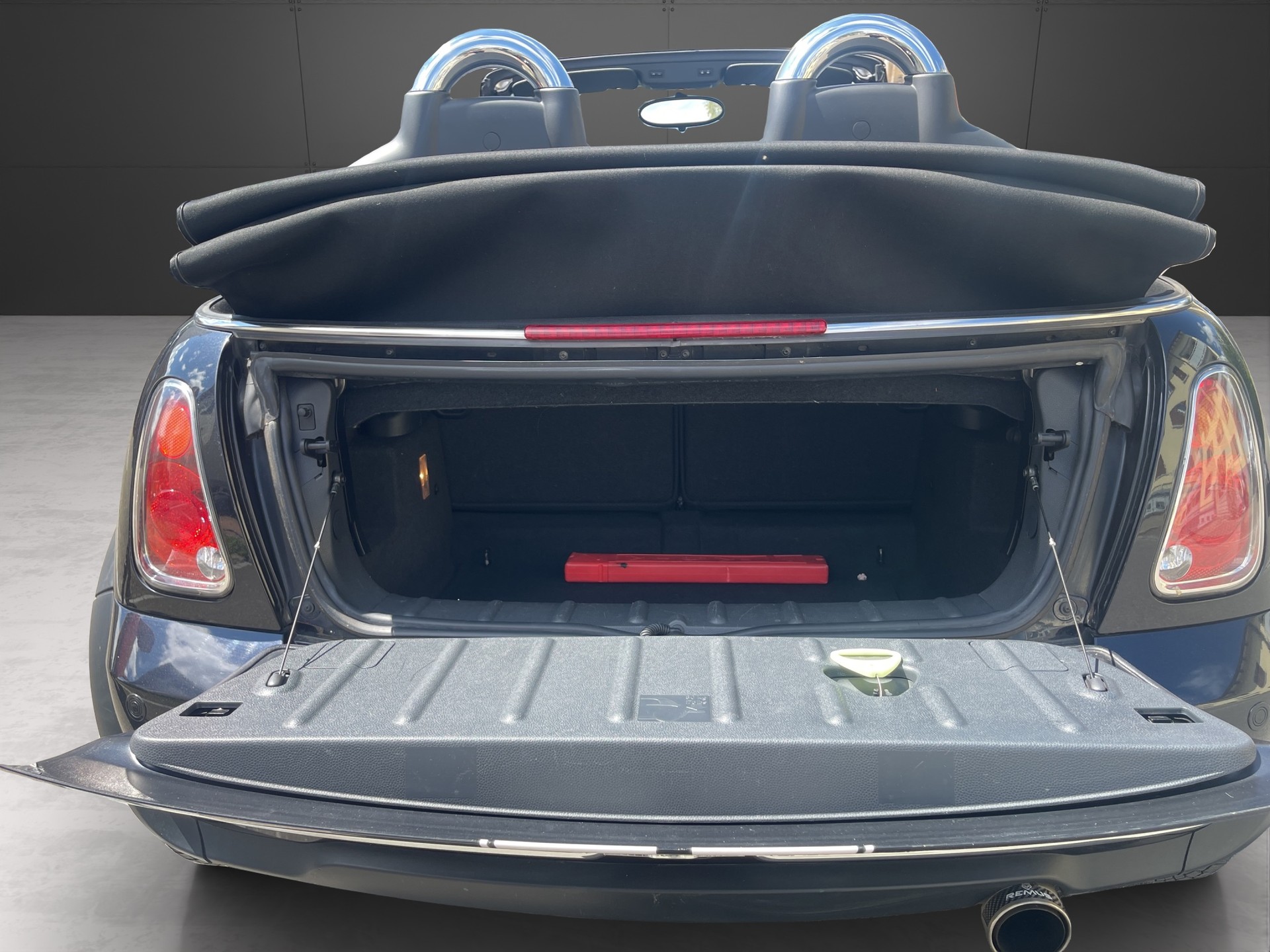 MINI Cooper Cabriolet-image-15