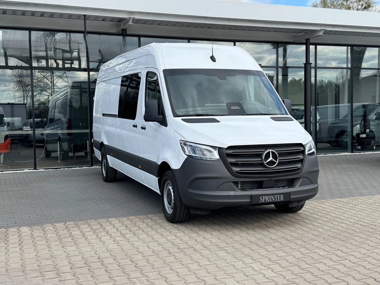 MERCEDES-BENZ Sprinter 317 CDI Standard 9G-TRONIC 7 Sitzer-image-1