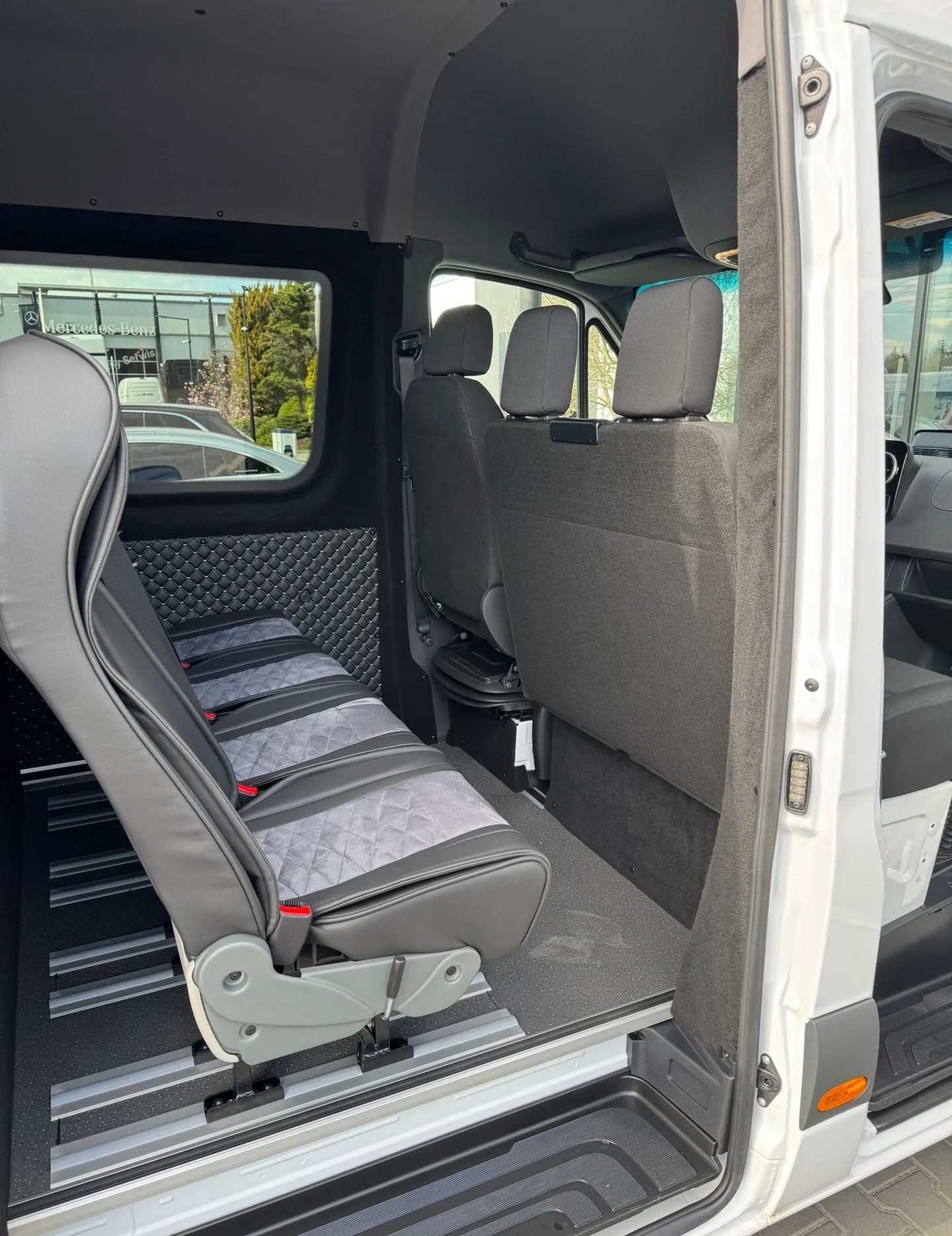 MERCEDES-BENZ Sprinter 317 CDI Standard 9G-TRONIC 7 Sitzer-image-9