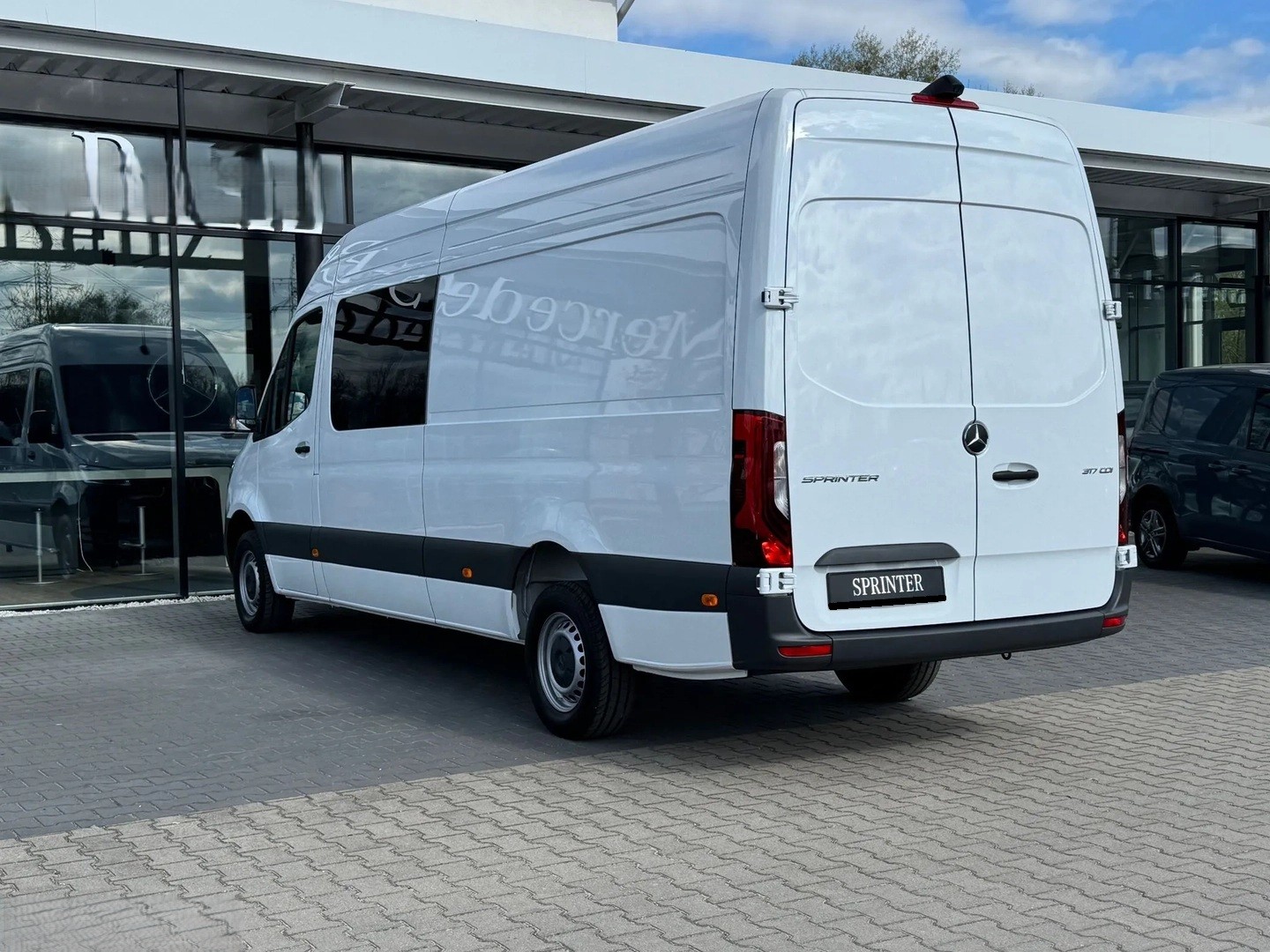 MERCEDES-BENZ Sprinter 317 CDI Standard 9G-TRONIC 7 Sitzer-image-3