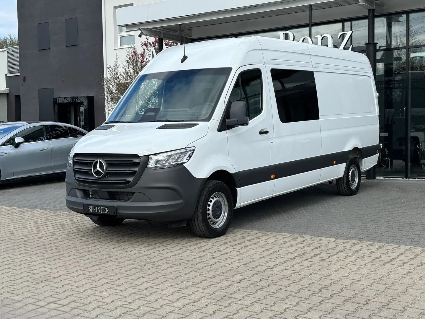 MERCEDES-BENZ Sprinter 317 CDI Standard 9G-TRONIC 7 Sitzer-image-0