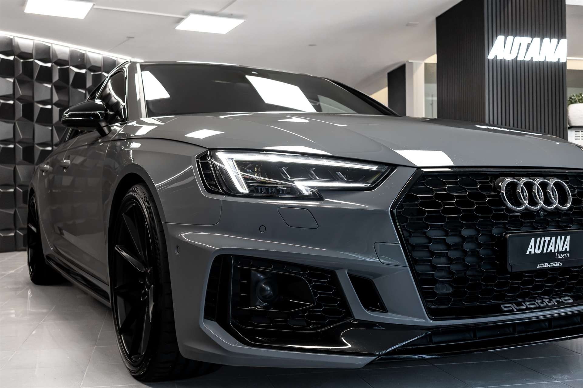 AUDI RS4 Avant 2.9 TFSI quattro tiptronic-image-29