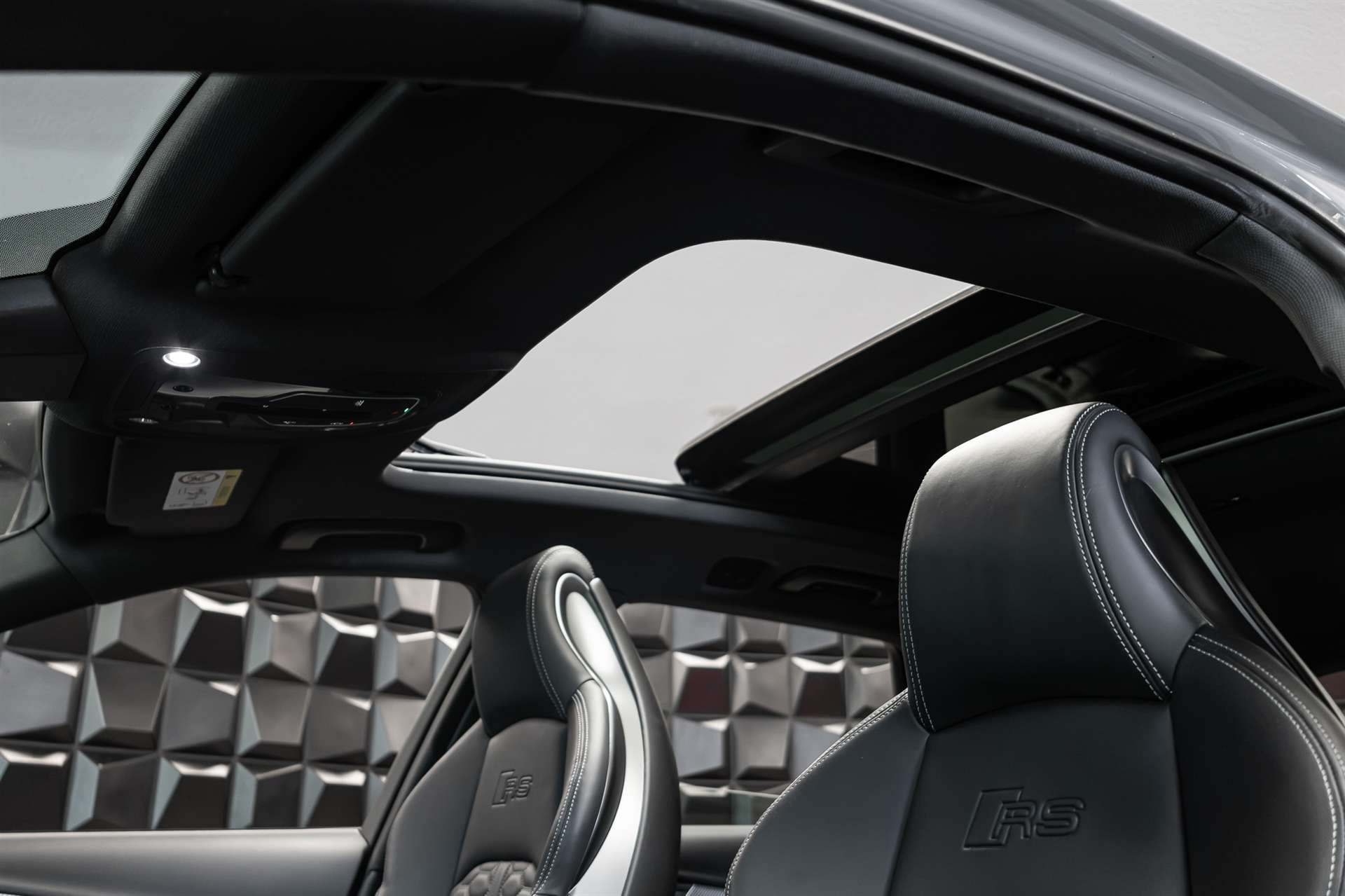 AUDI RS4 Avant 2.9 TFSI quattro tiptronic-image-16