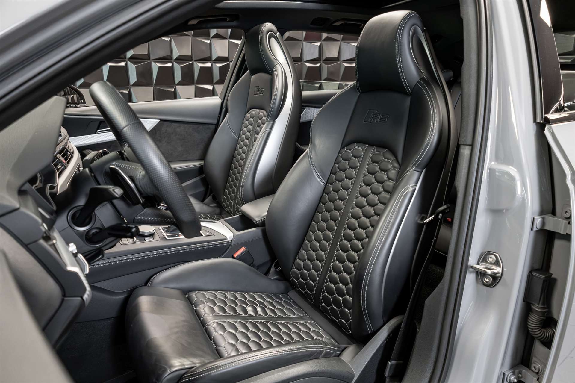 AUDI RS4 Avant 2.9 TFSI quattro tiptronic-image-15